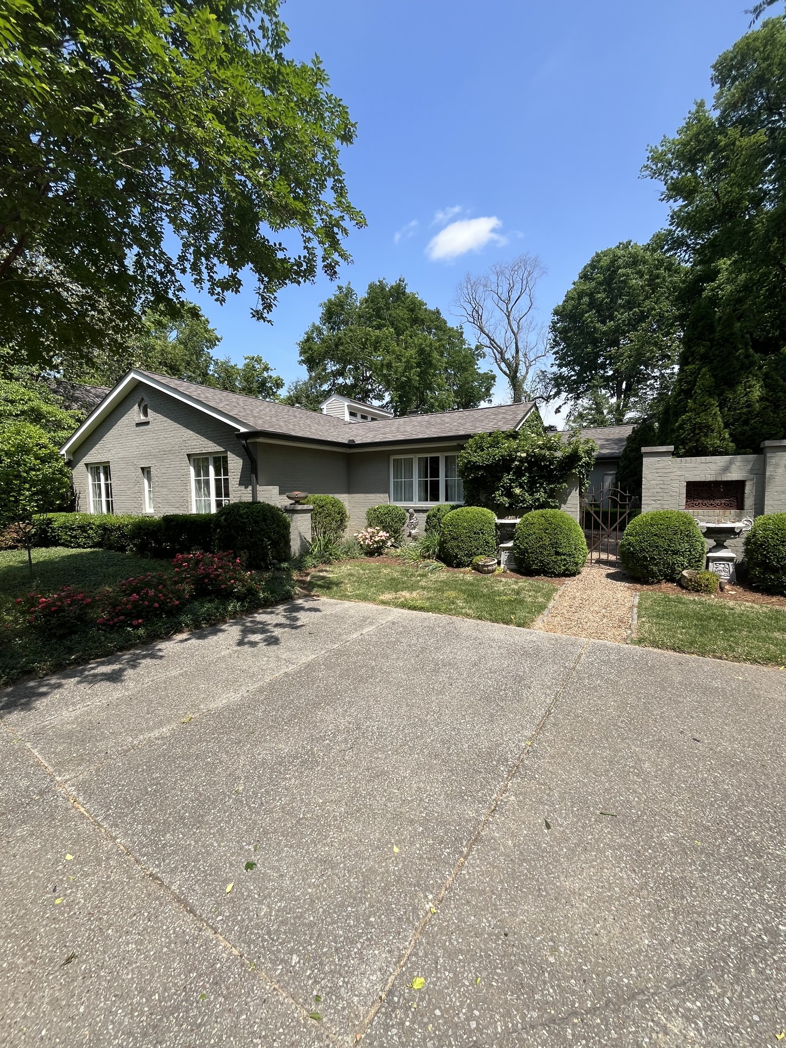 210 Battle Ave Property Photo 1