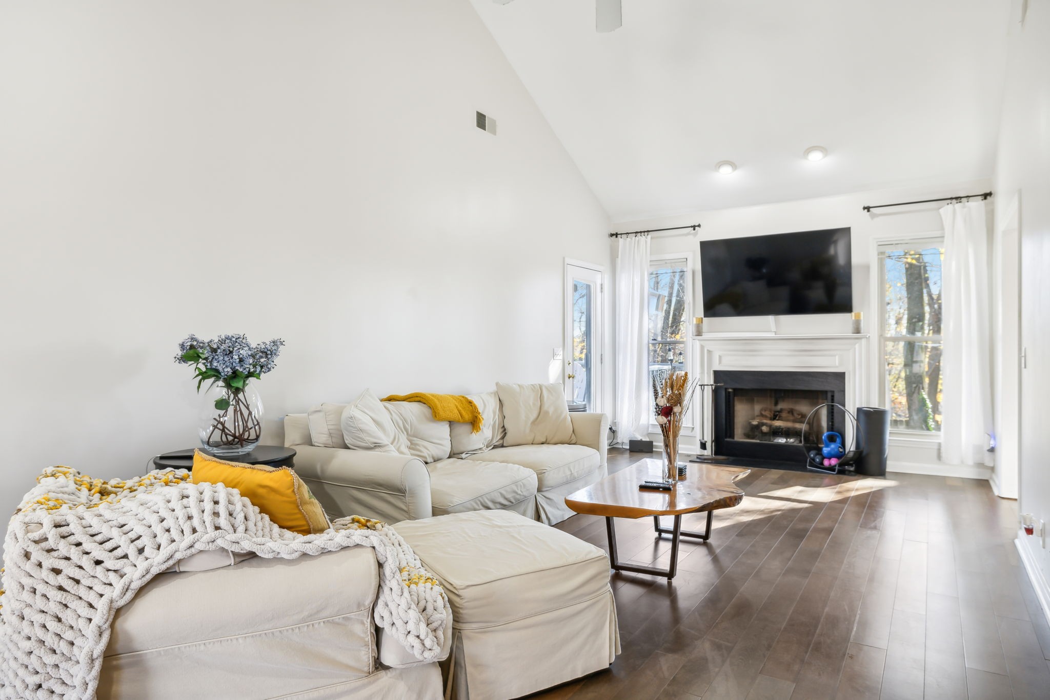 728 Magnolia Trl Property Photo 1