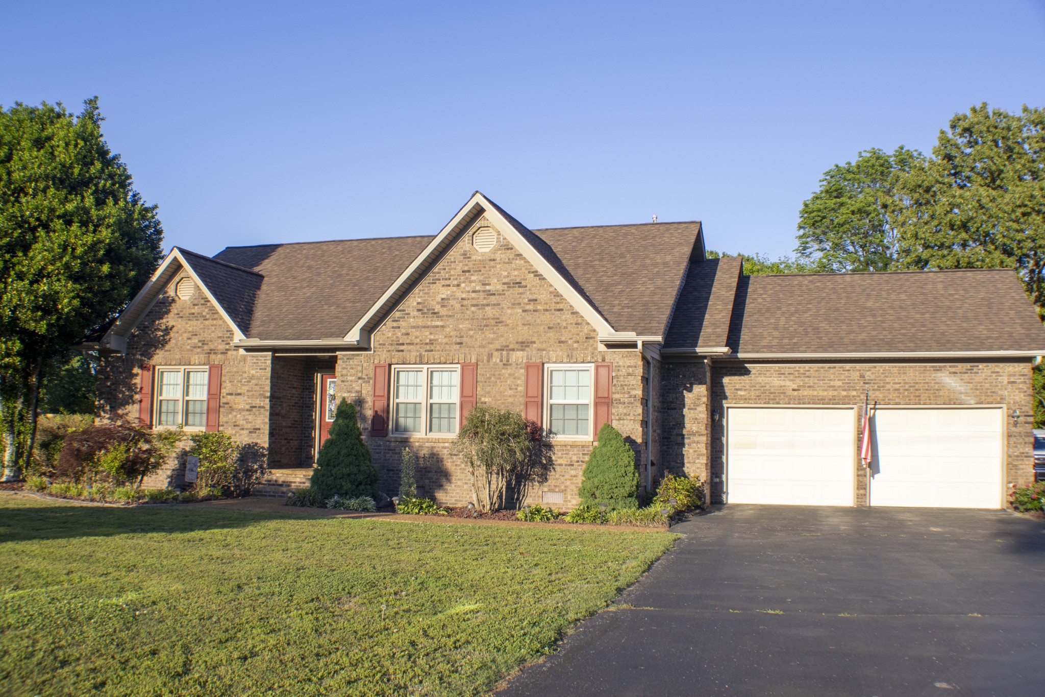 300 Sycamore Ln Property Photo 1