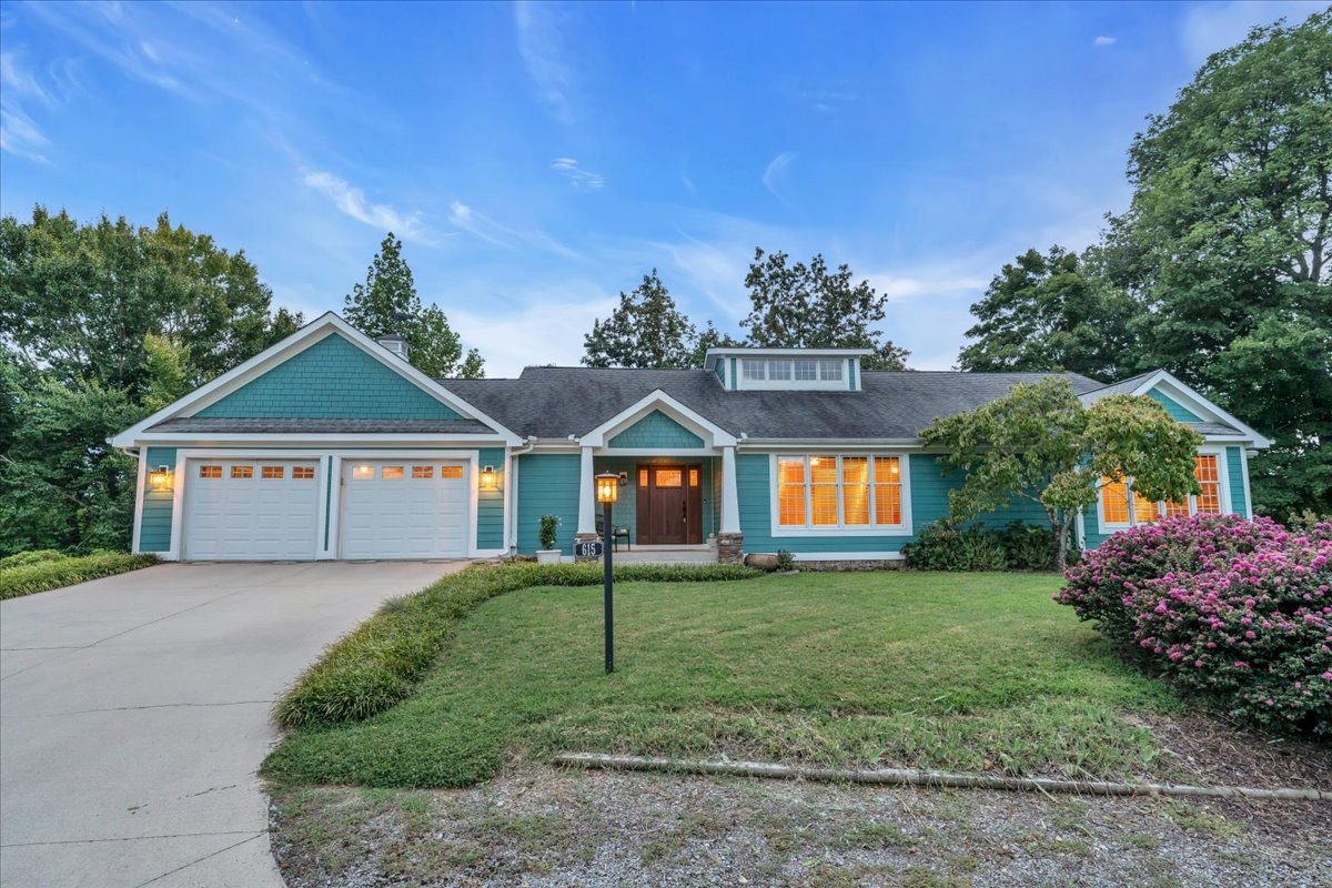 615 Seaton Dr