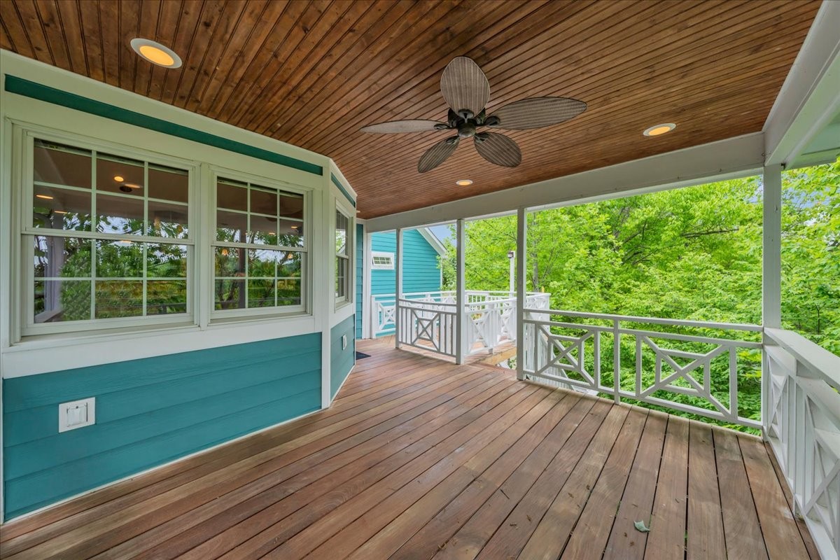 615 Seaton Dr Property Photo 4