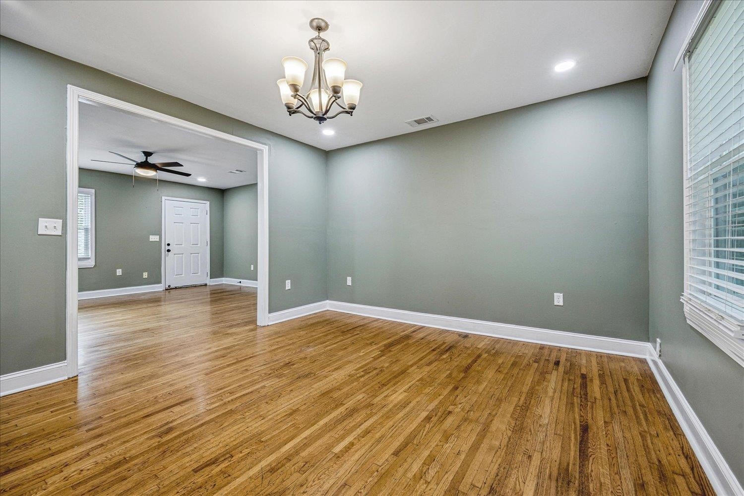 193 N Hollywood St Property Photo 8