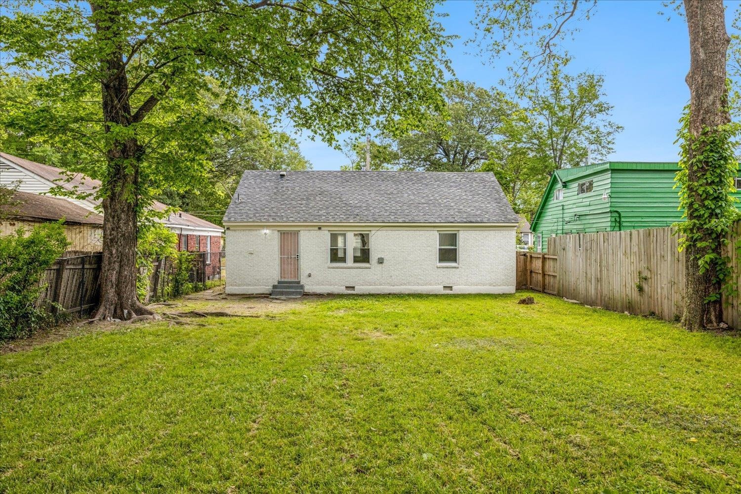 193 N Hollywood St Property Photo 22