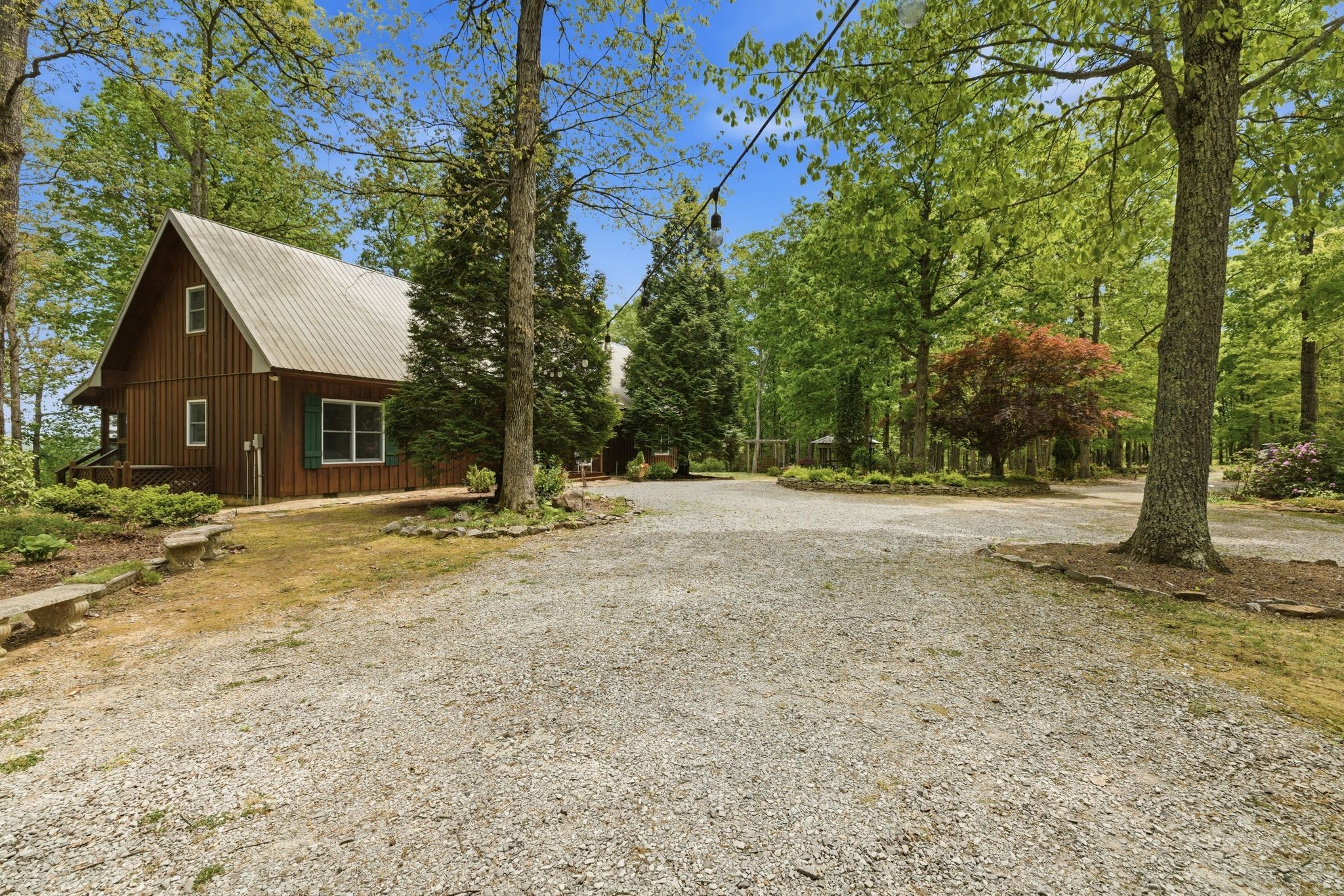 1233 Oliver Dr Property Photo 2
