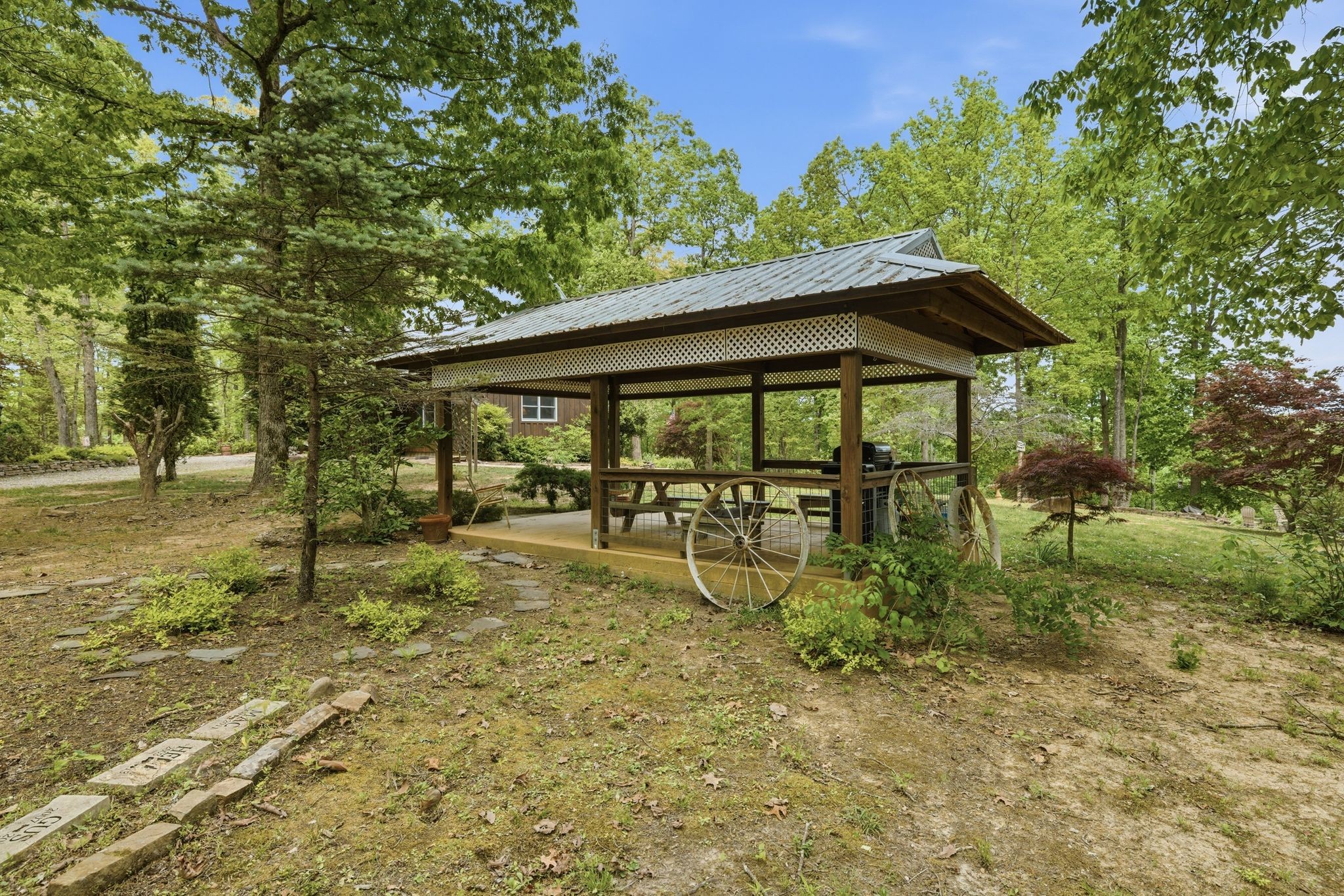 1233 Oliver Dr Property Photo 24