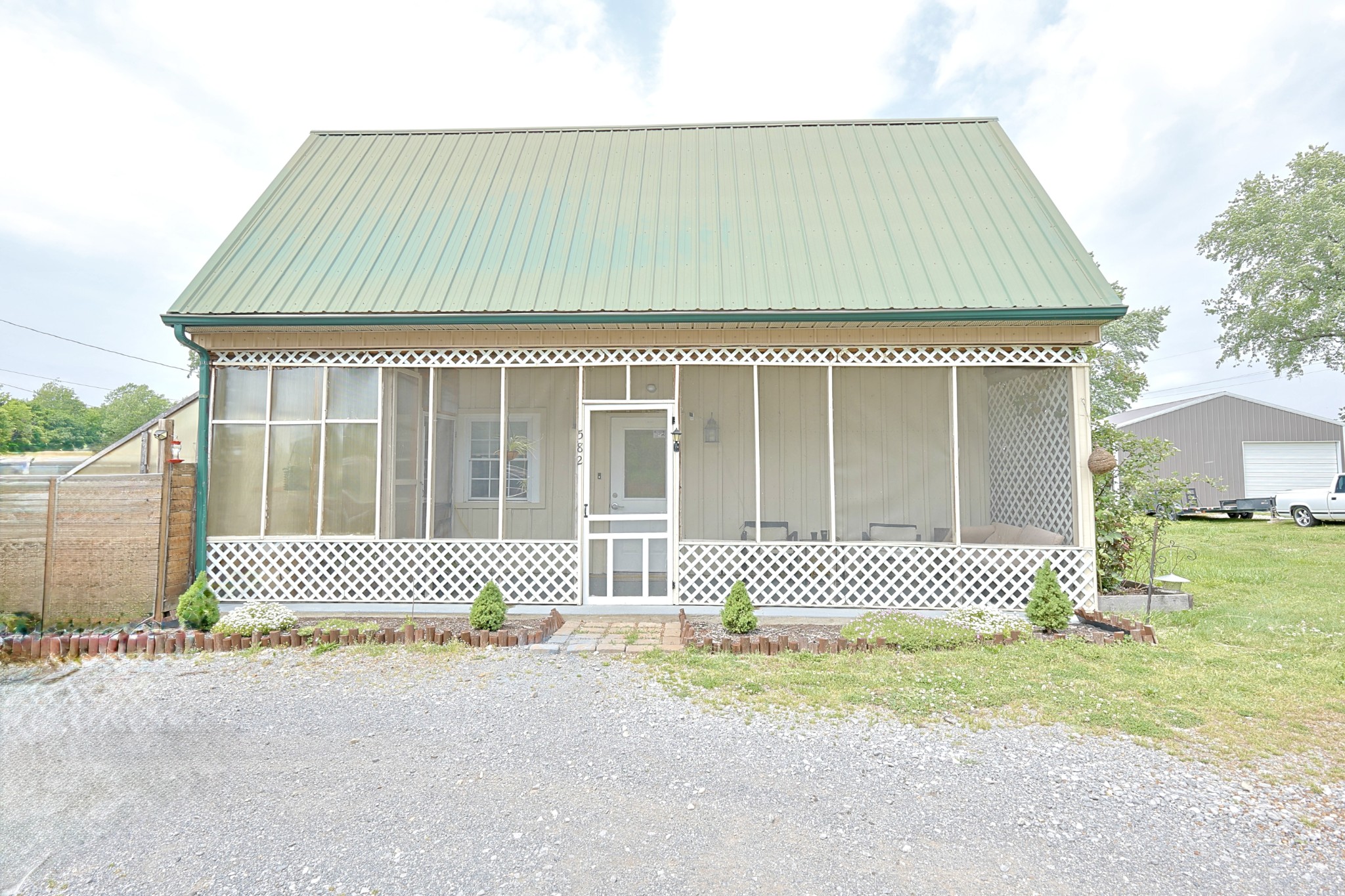 582 Cerulean Rd Property Photo 1