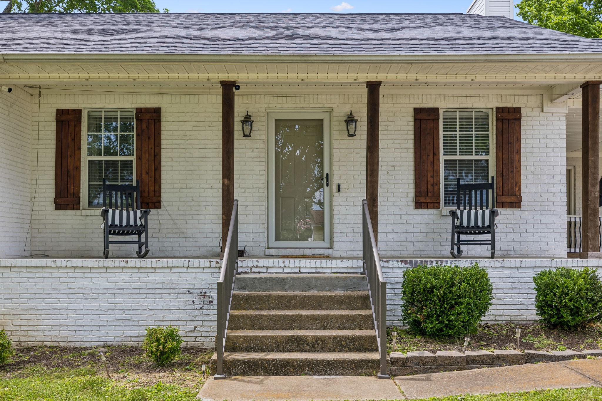 103 Edgewood Ave Property Photo 3