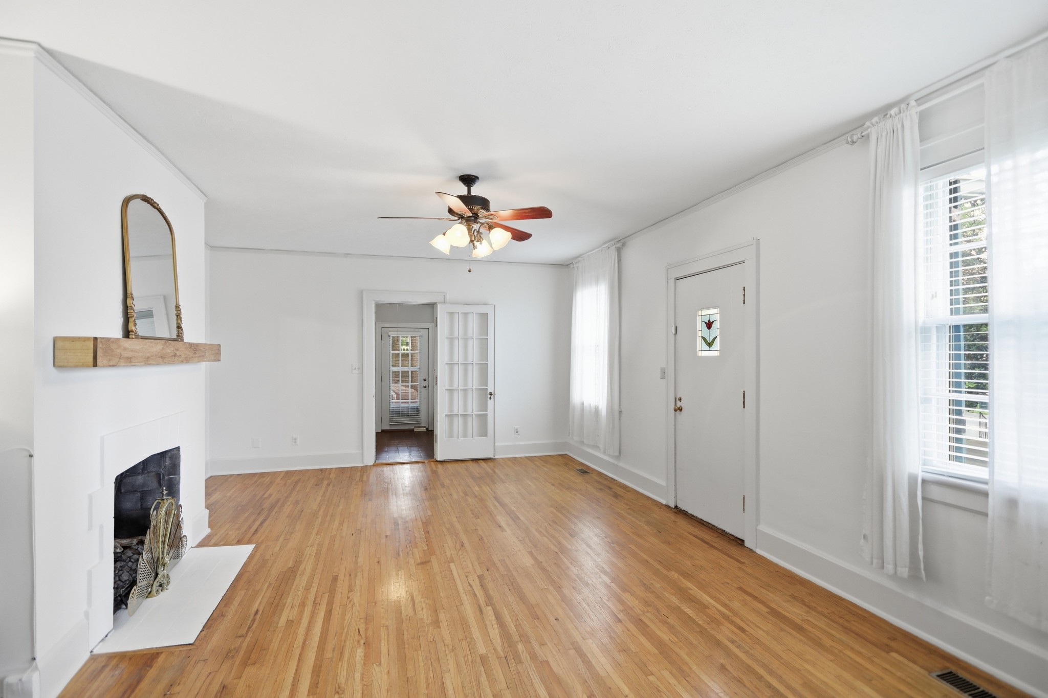 703 5th Ave, W Property Photo 3