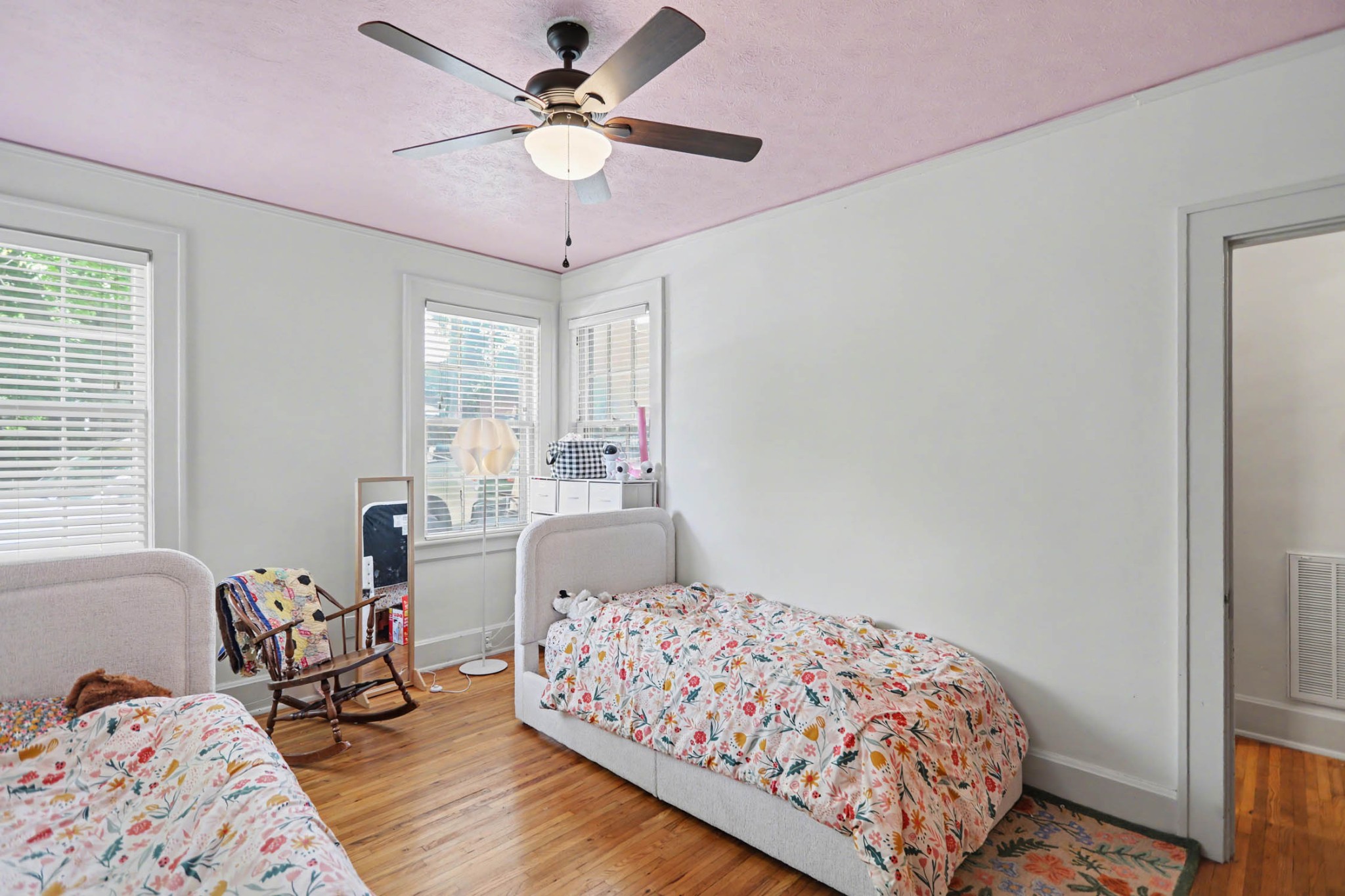703 5th Ave, W Property Photo 23