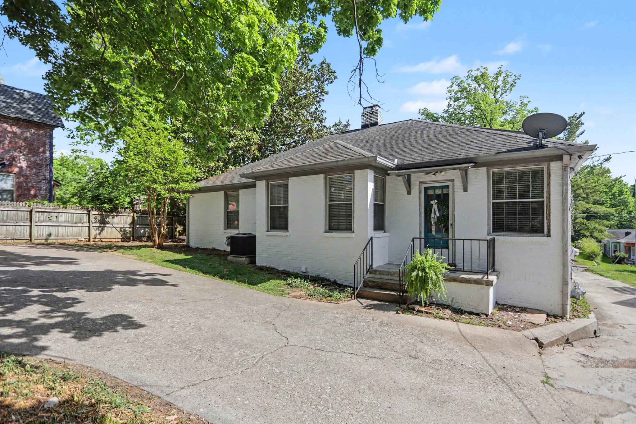 703 5th Ave, W Property Photo 28