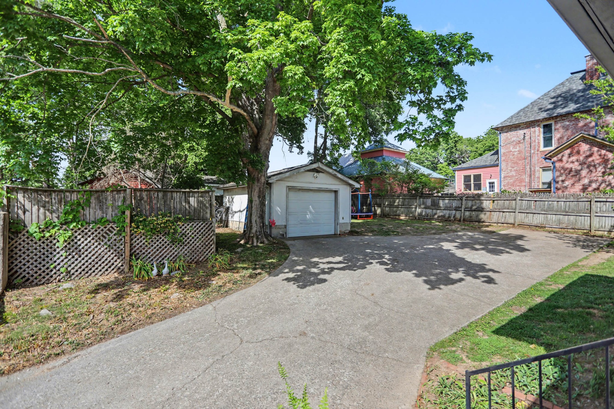 703 5th Ave, W Property Photo 33