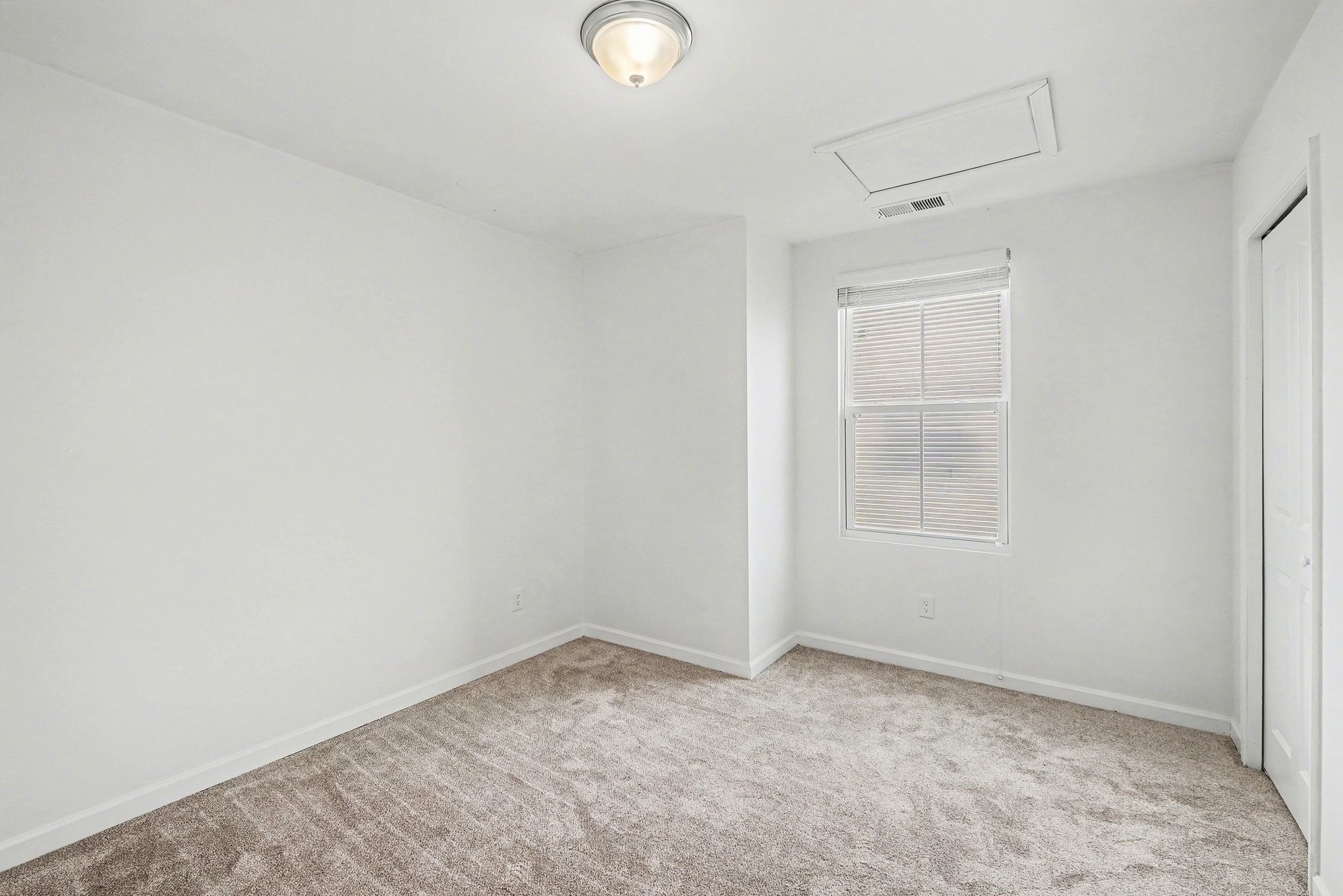 136 Moshe Yaalon Dr Property Photo 17