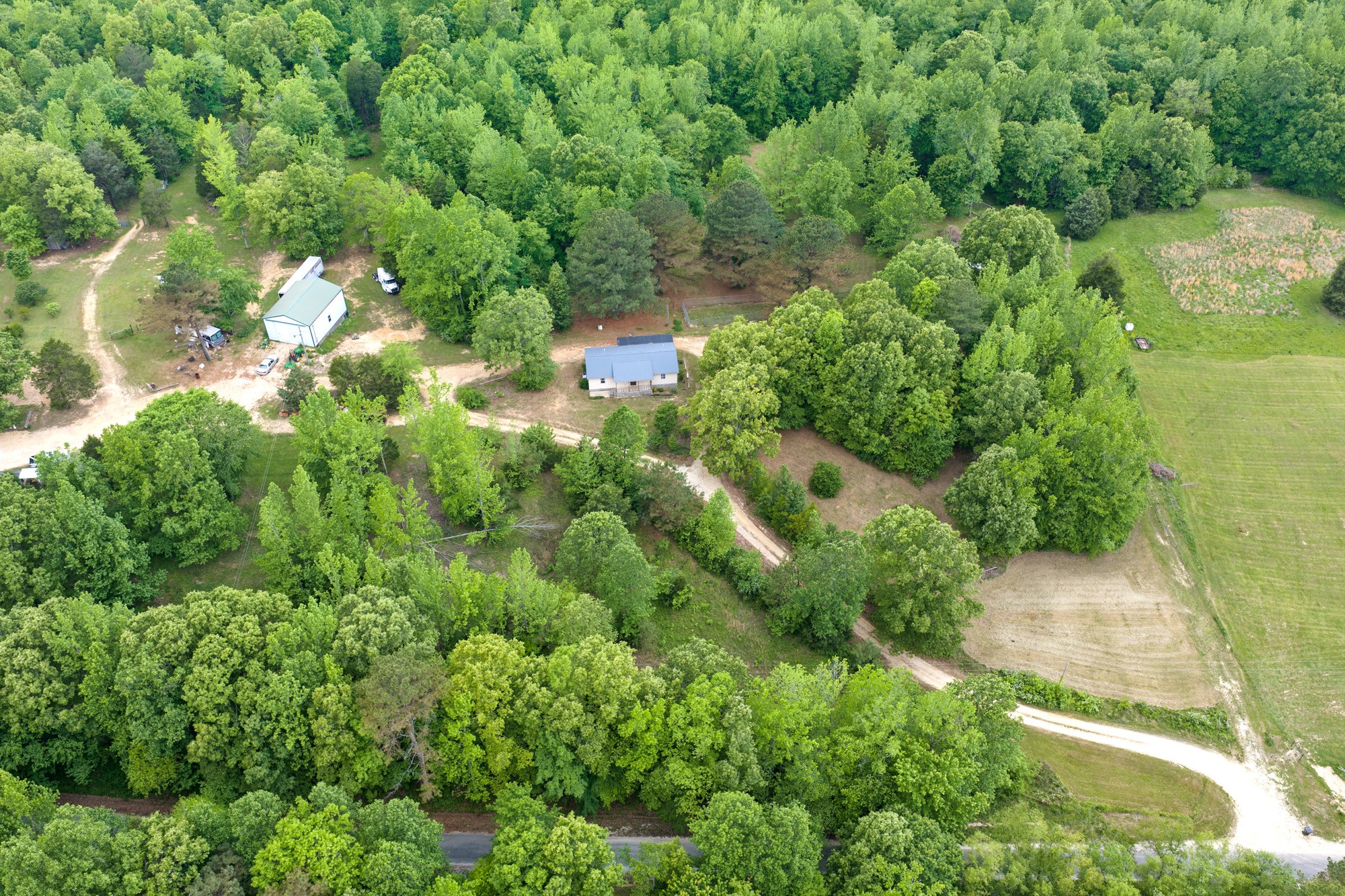 2827 Chapel Hill Rd Property Photo 3