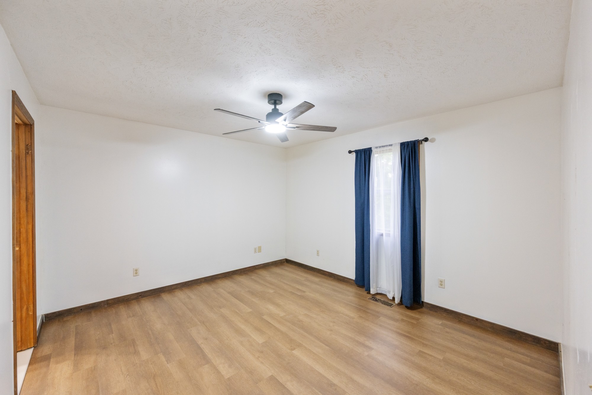 2827 Chapel Hill Rd Property Photo 15
