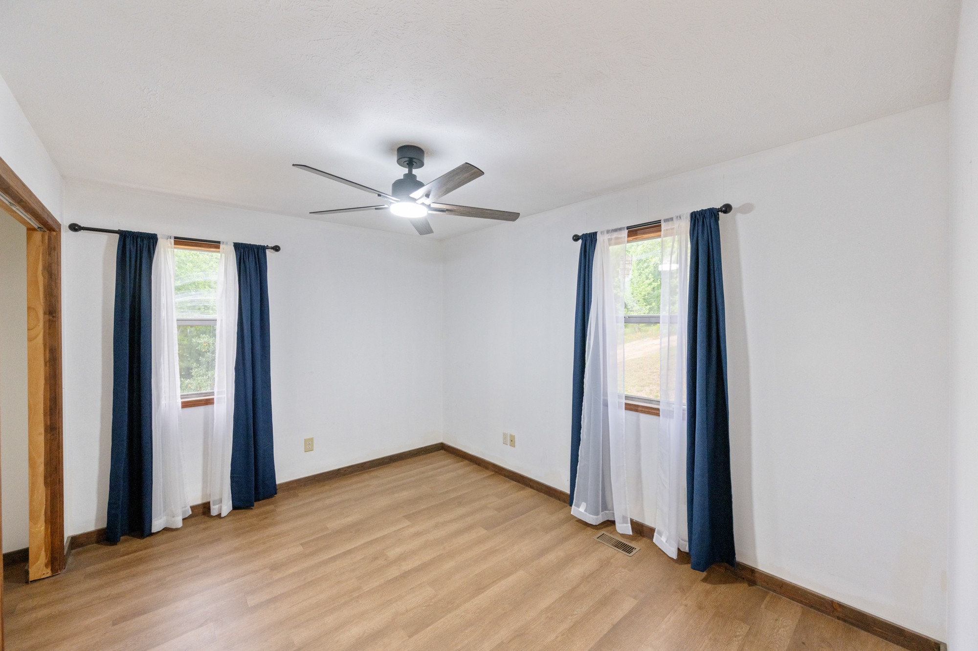 2827 Chapel Hill Rd Property Photo 16