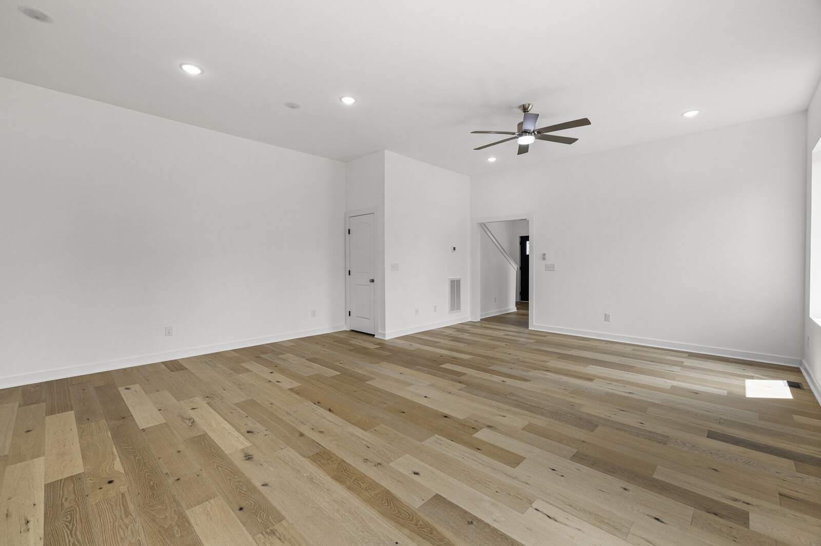 1700 Underwood St Property Photo 8