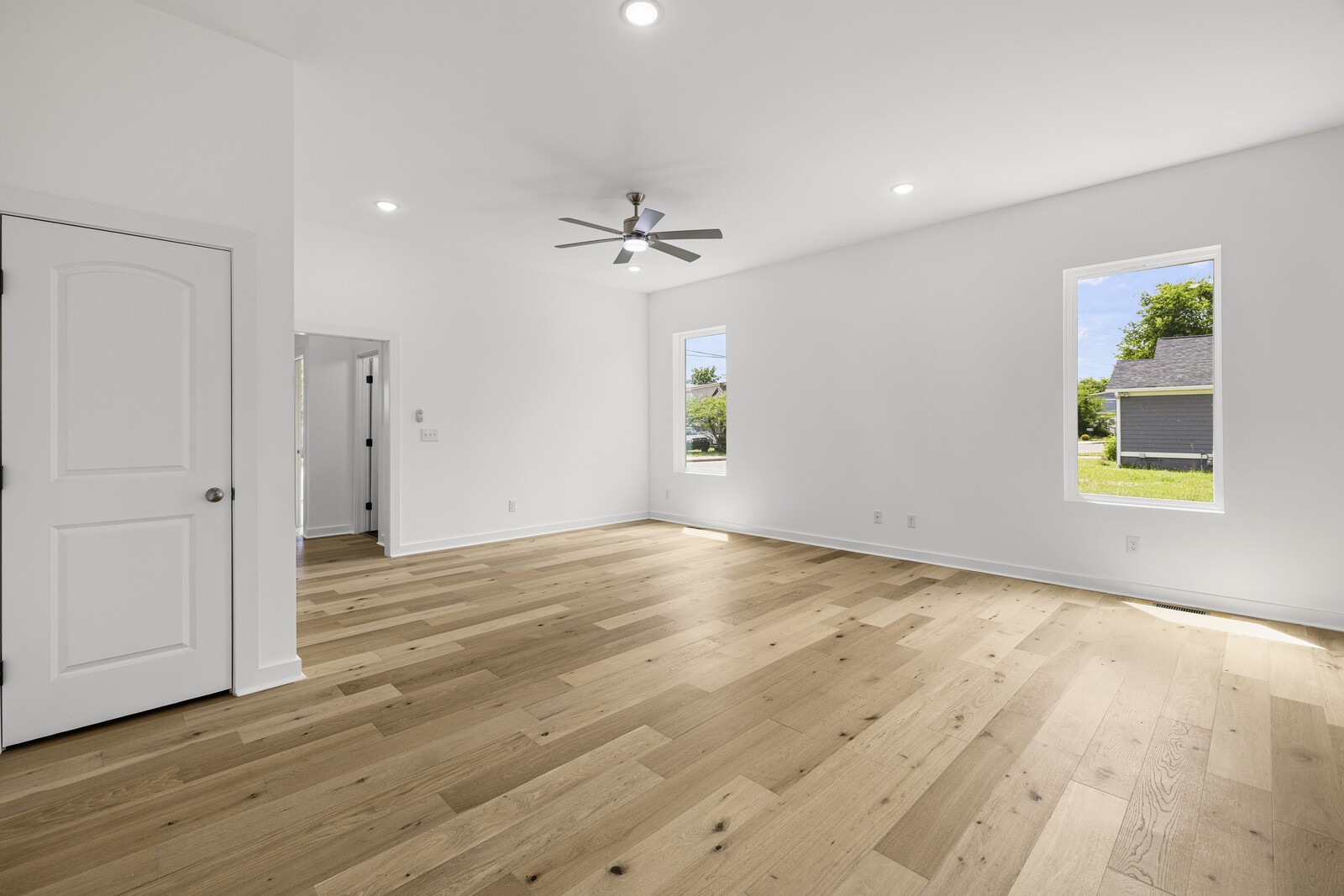 1700 Underwood St Property Photo 9