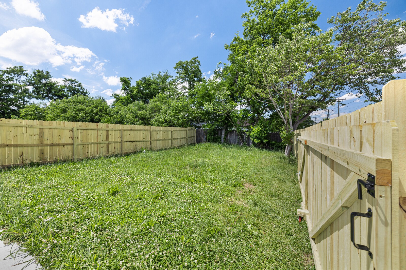 1700 Underwood St Property Photo 36
