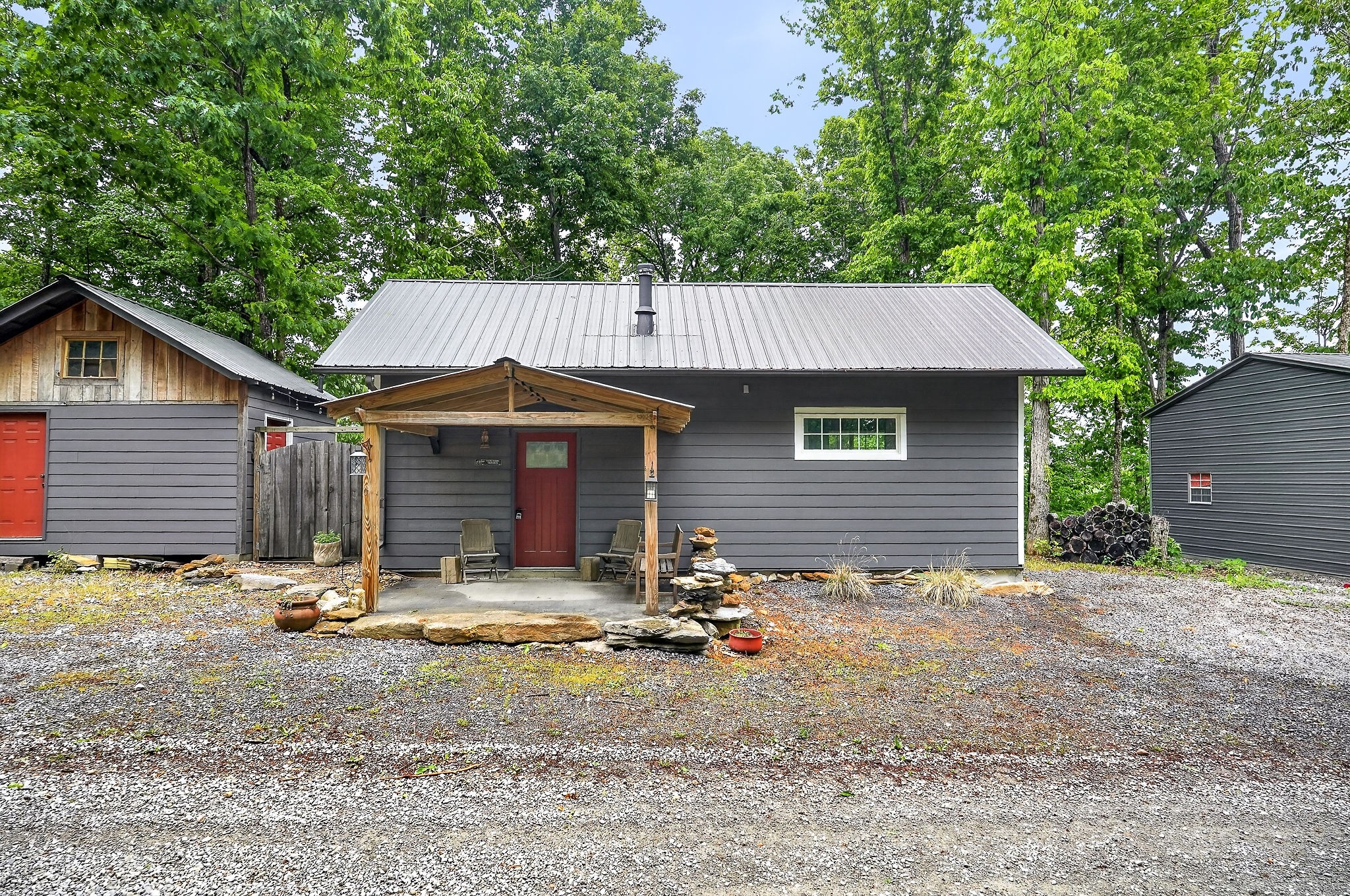 853 Rock Springs Rd Property Photo 1