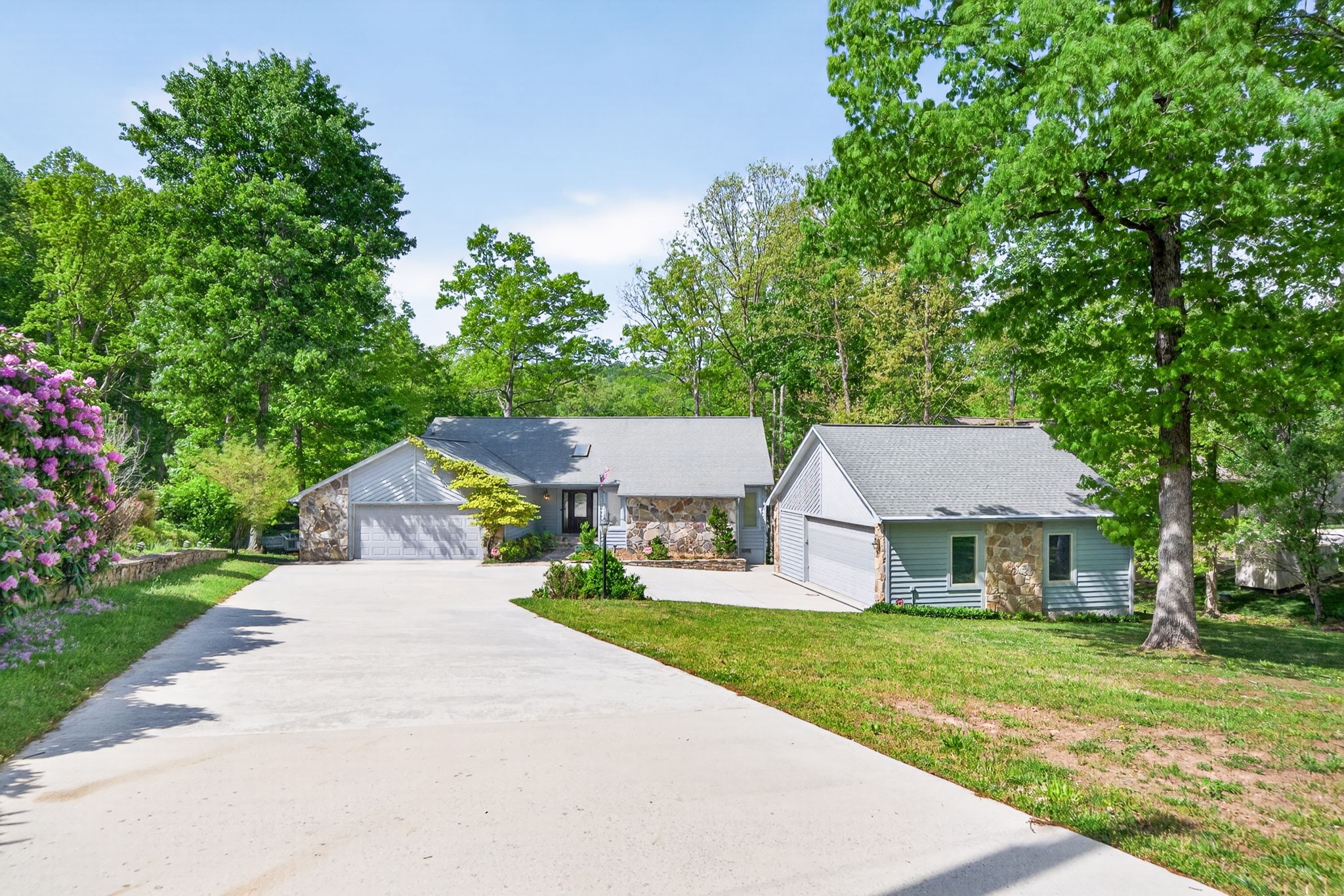 167 Markham Ln Property Photo 1