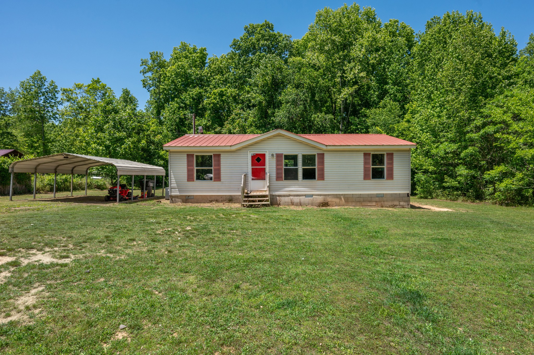 5723 Highway 48, N