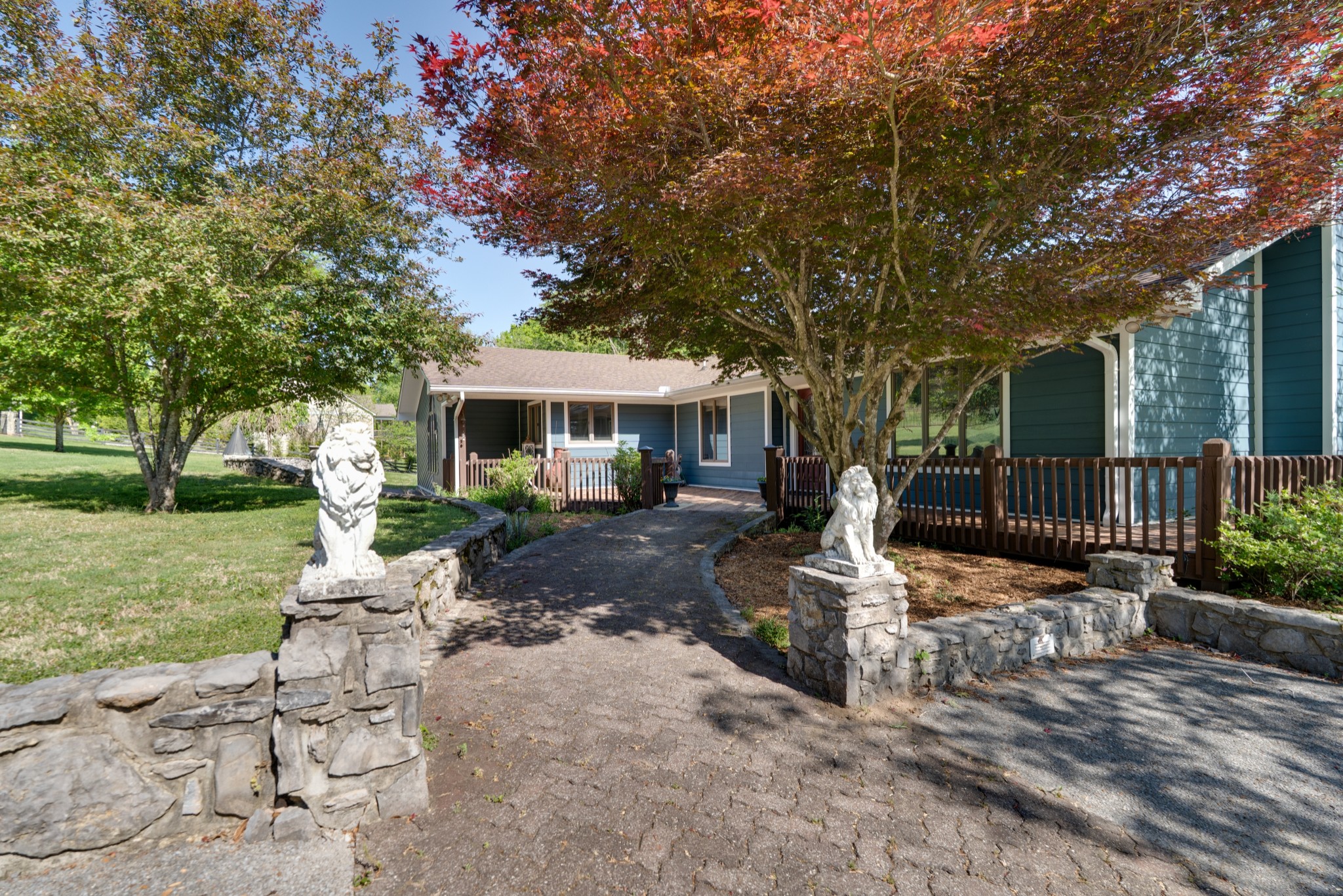 692 Tanglewood Dr Property Photo 1