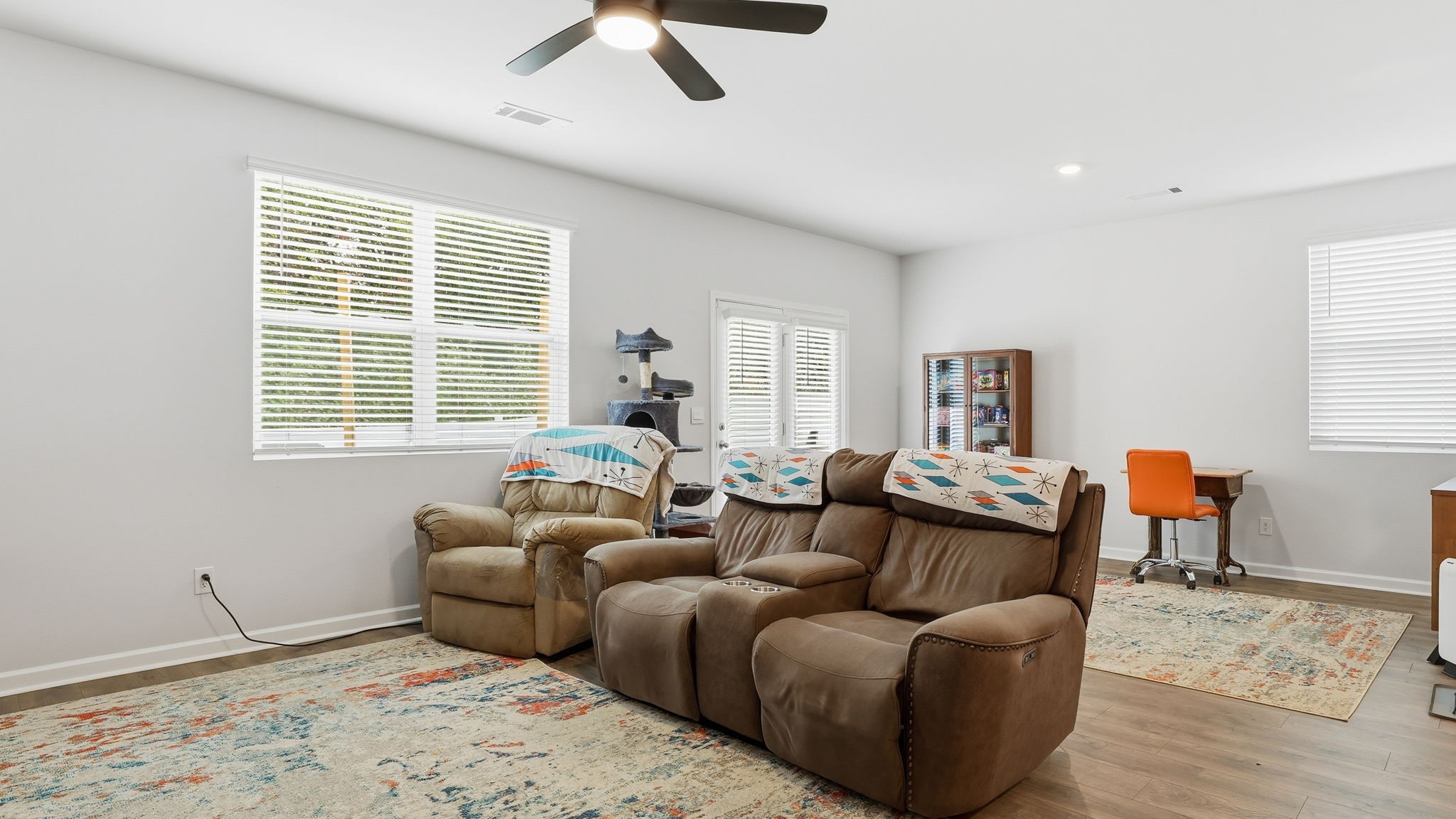 7085 Scotlyn Way Property Photo 11