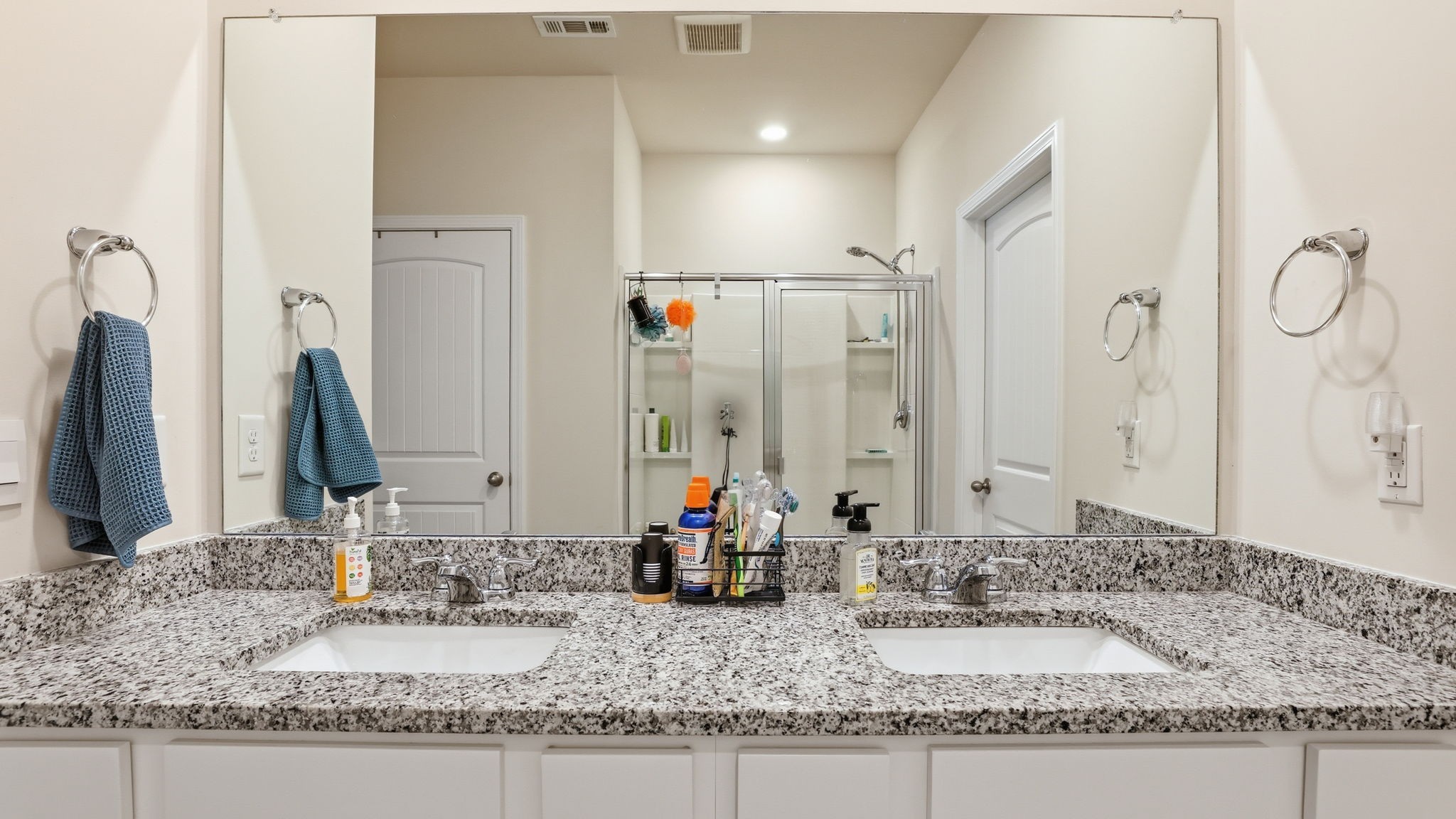 7085 Scotlyn Way Property Photo 16