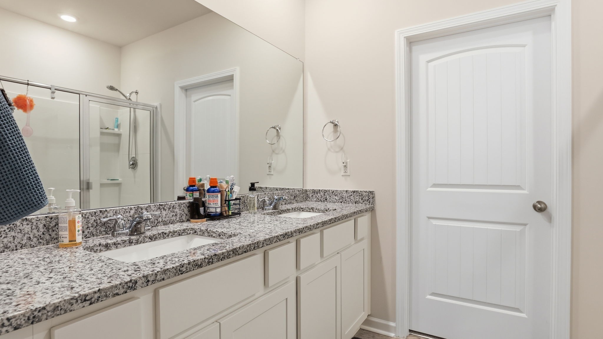 7085 Scotlyn Way Property Photo 17