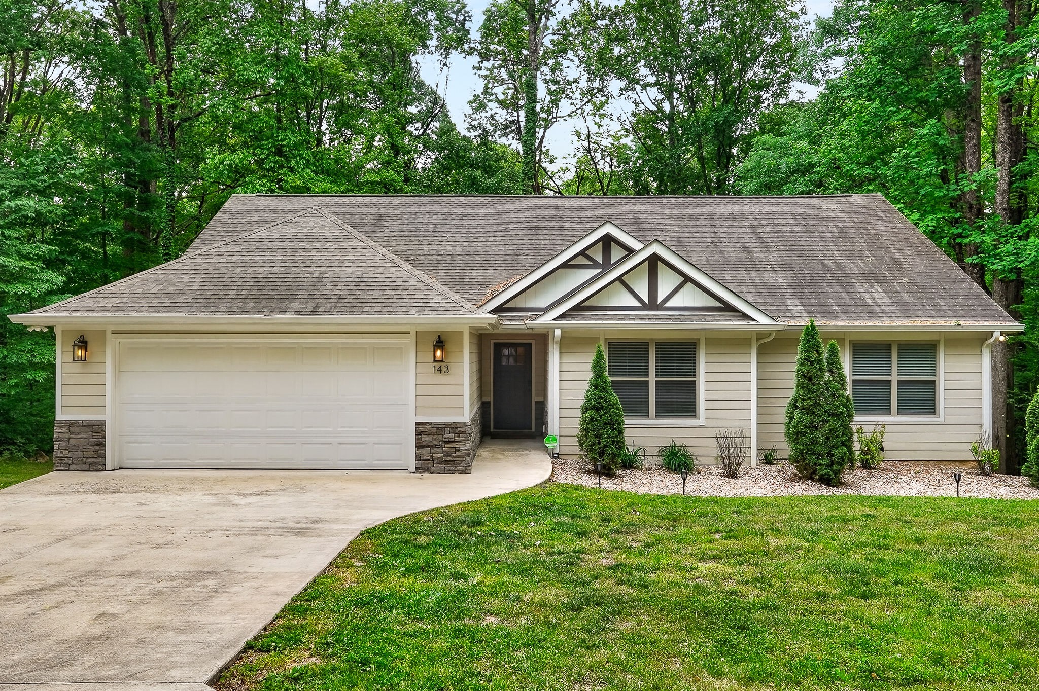 143 Swiper Dr Property Photo 1