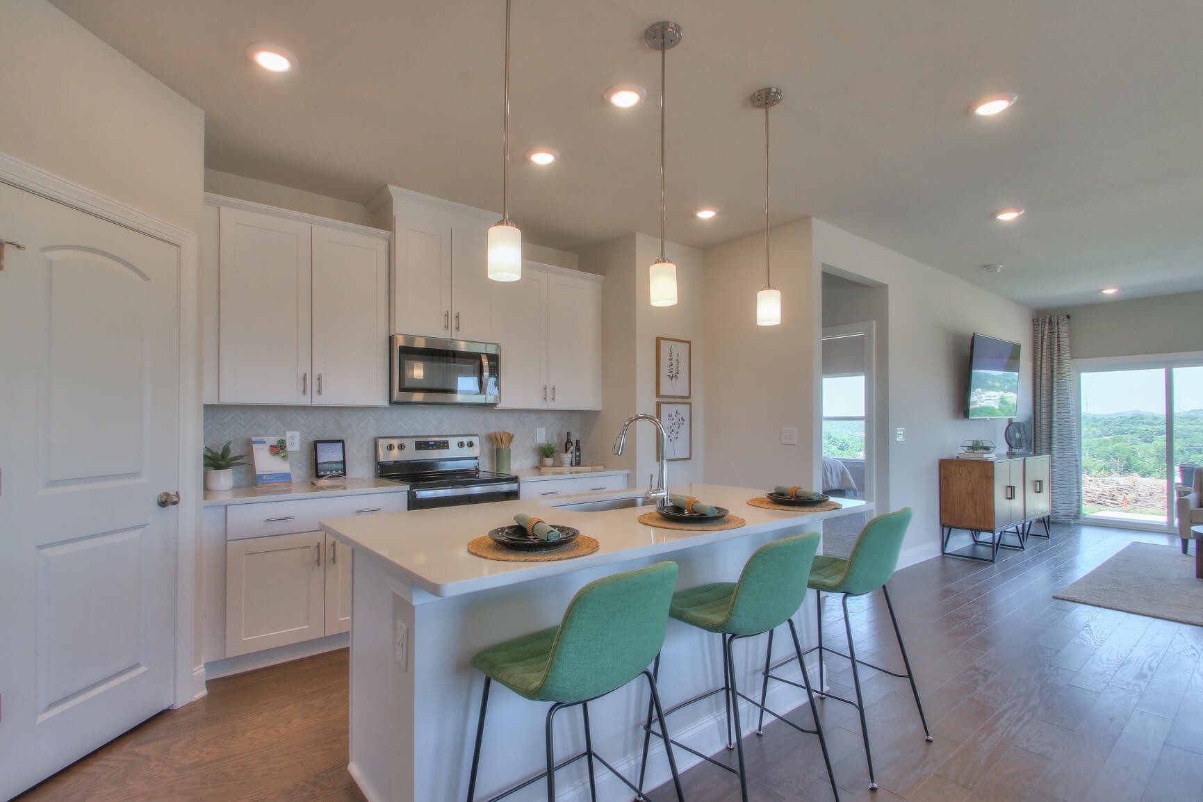 1774 Flora Grv Property Photo 6