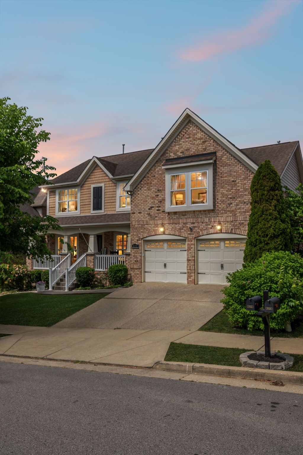 8912 Macauley Ln Property Photo 1