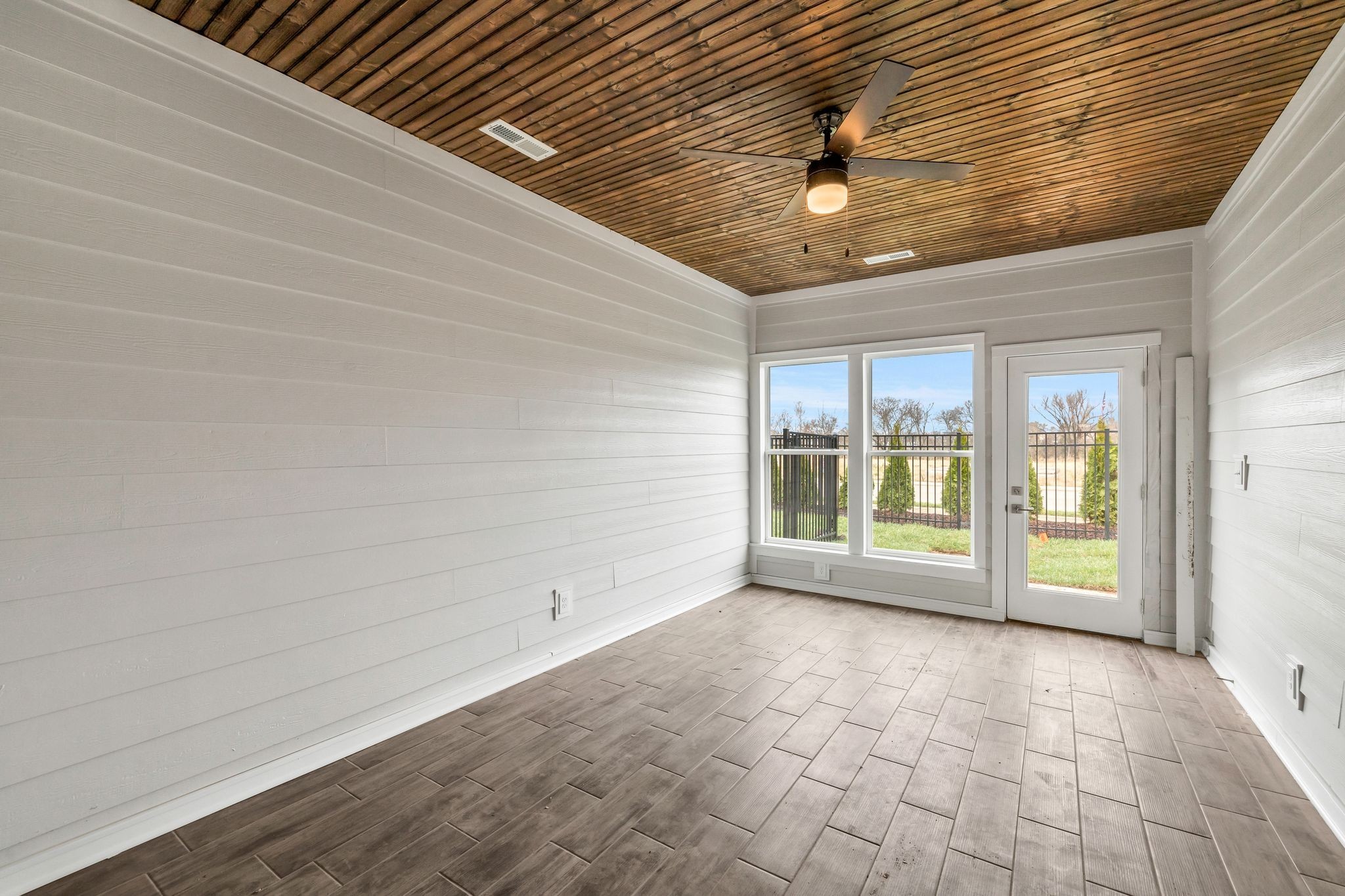 1960 Grace Johns Cir Property Photo 19