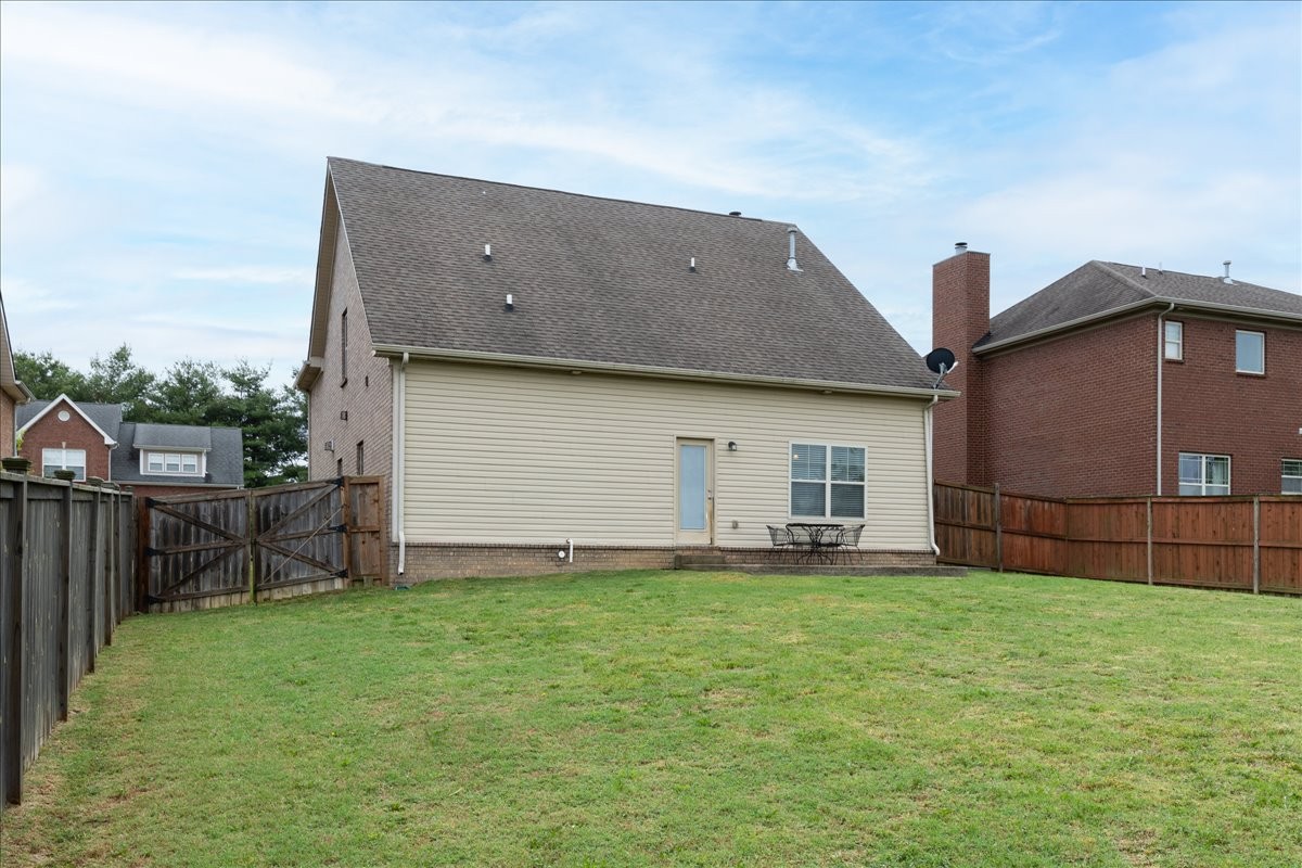 400 Stratford Park Blvd Property Photo 22