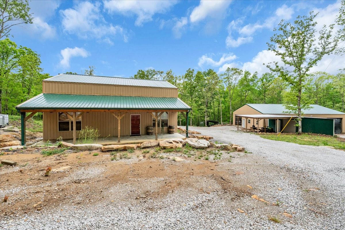 886 Hunters Ridge Dr Property Photo 1