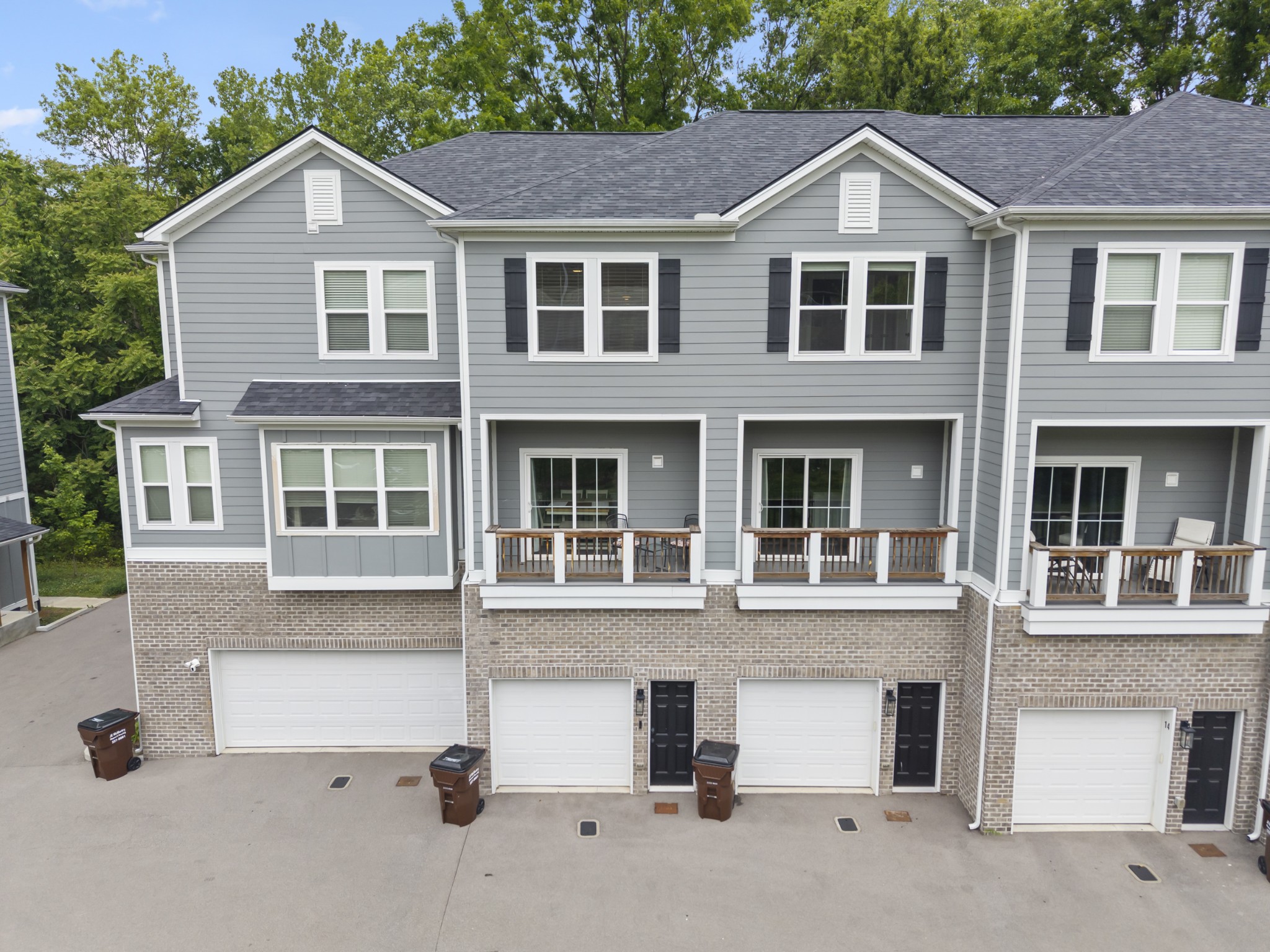 450 Glastonbury Rd Property Photo 1