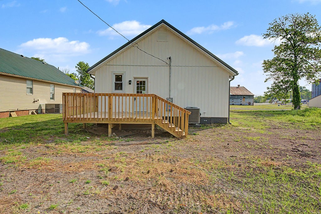 219 Cherry St Property Photo 17