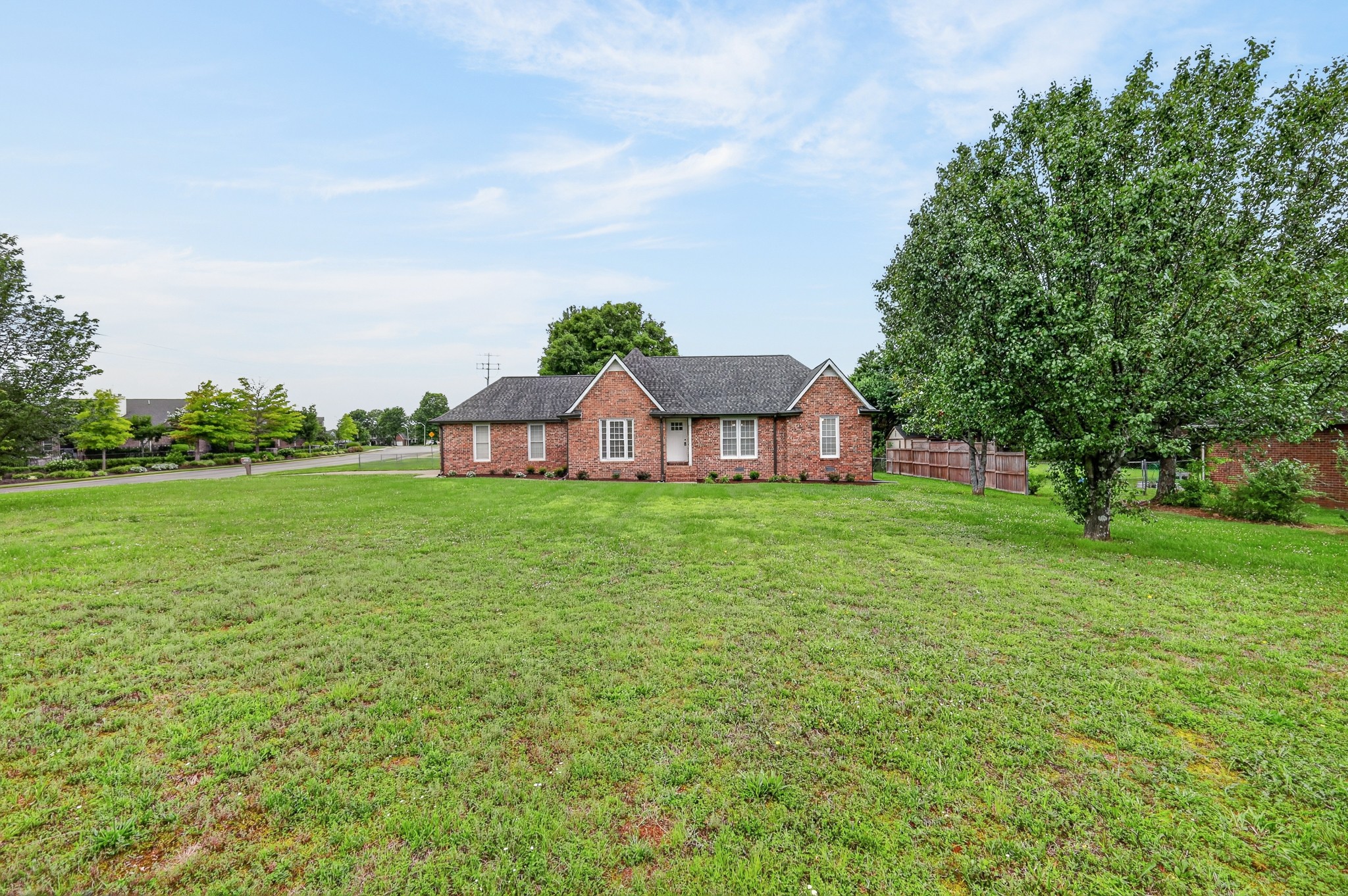 1015 Brinkley Rd Property Photo 3
