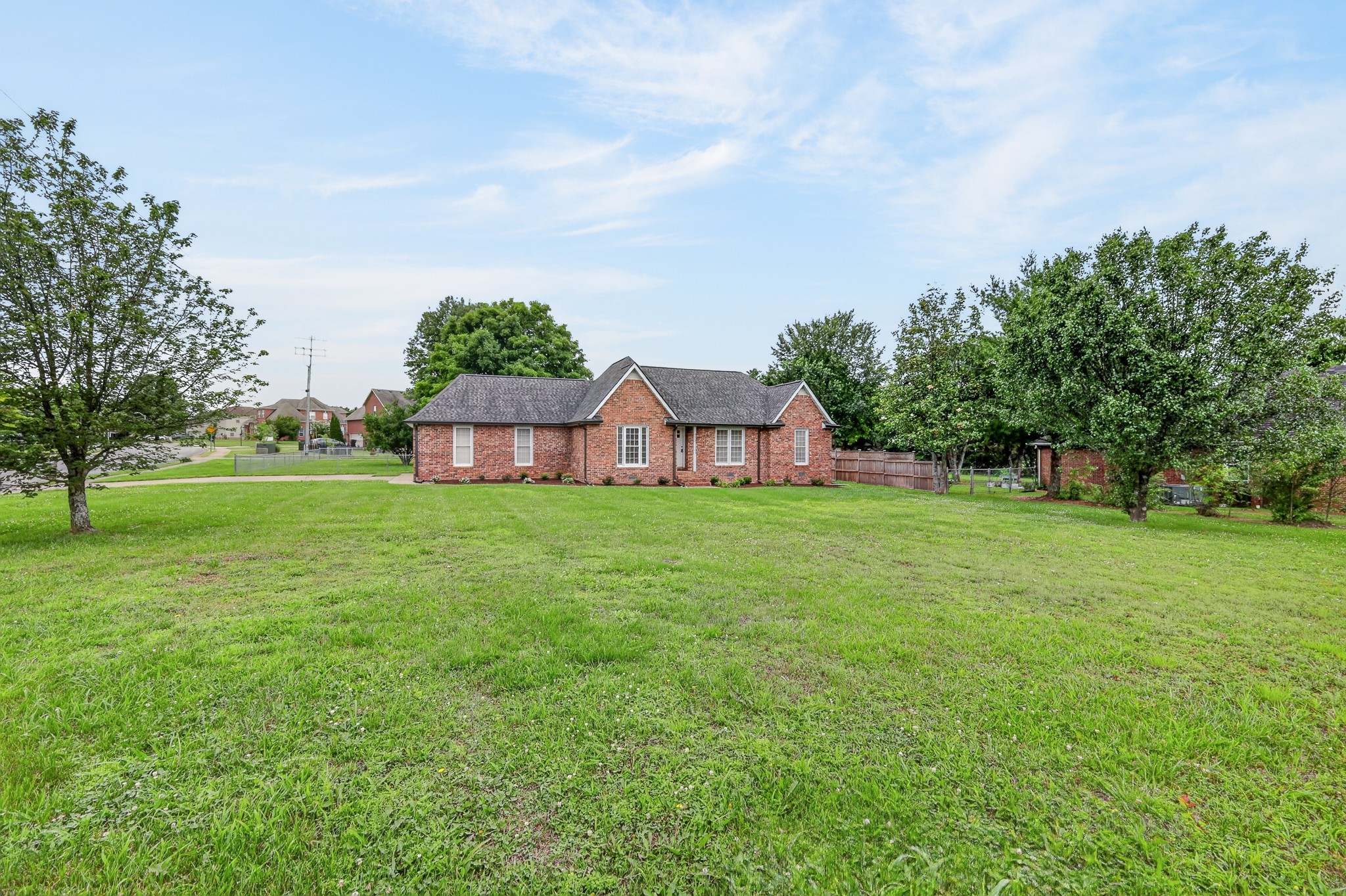 1015 Brinkley Rd Property Photo 4