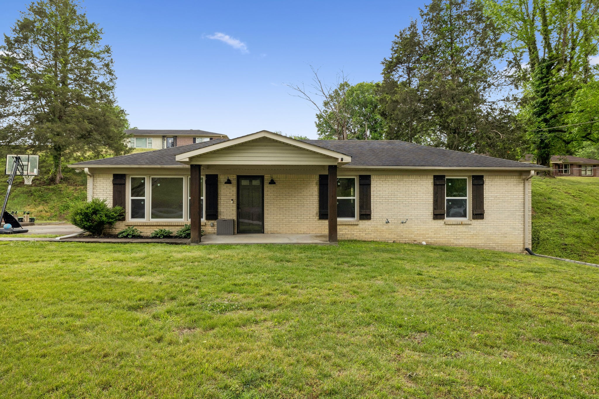 514 College Ave, E Property Photo 1