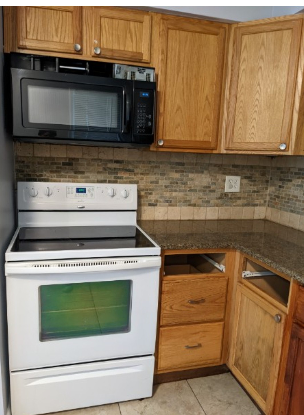 320 Welch Rd Property Photo 4