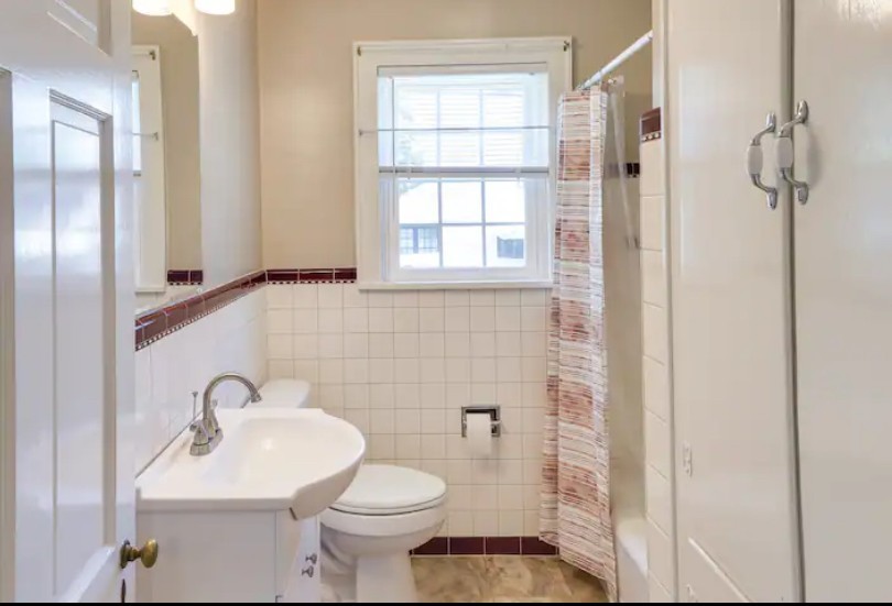 208 W Blackwell St Property Photo 13