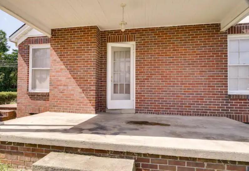 208 W Blackwell St Property Photo 15