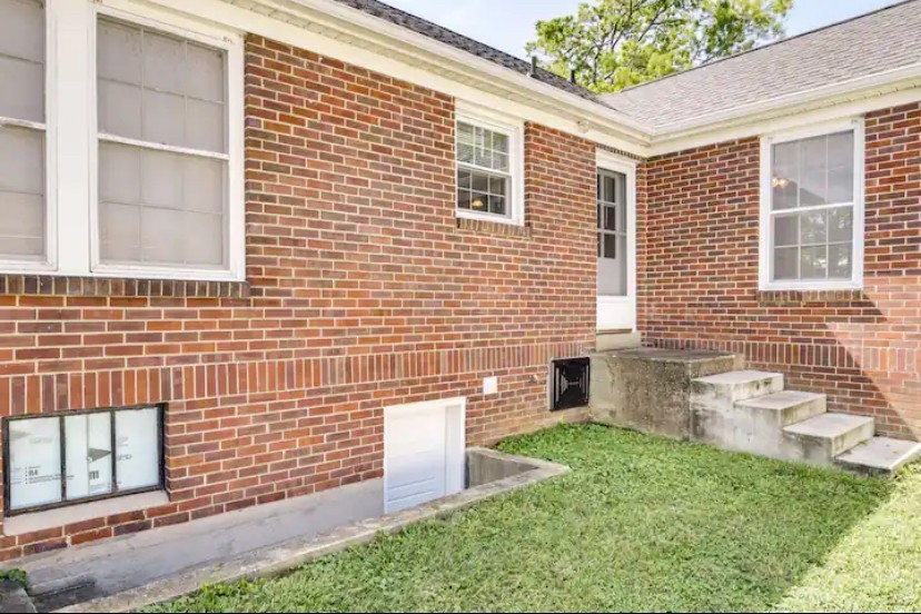 208 W Blackwell St Property Photo 16