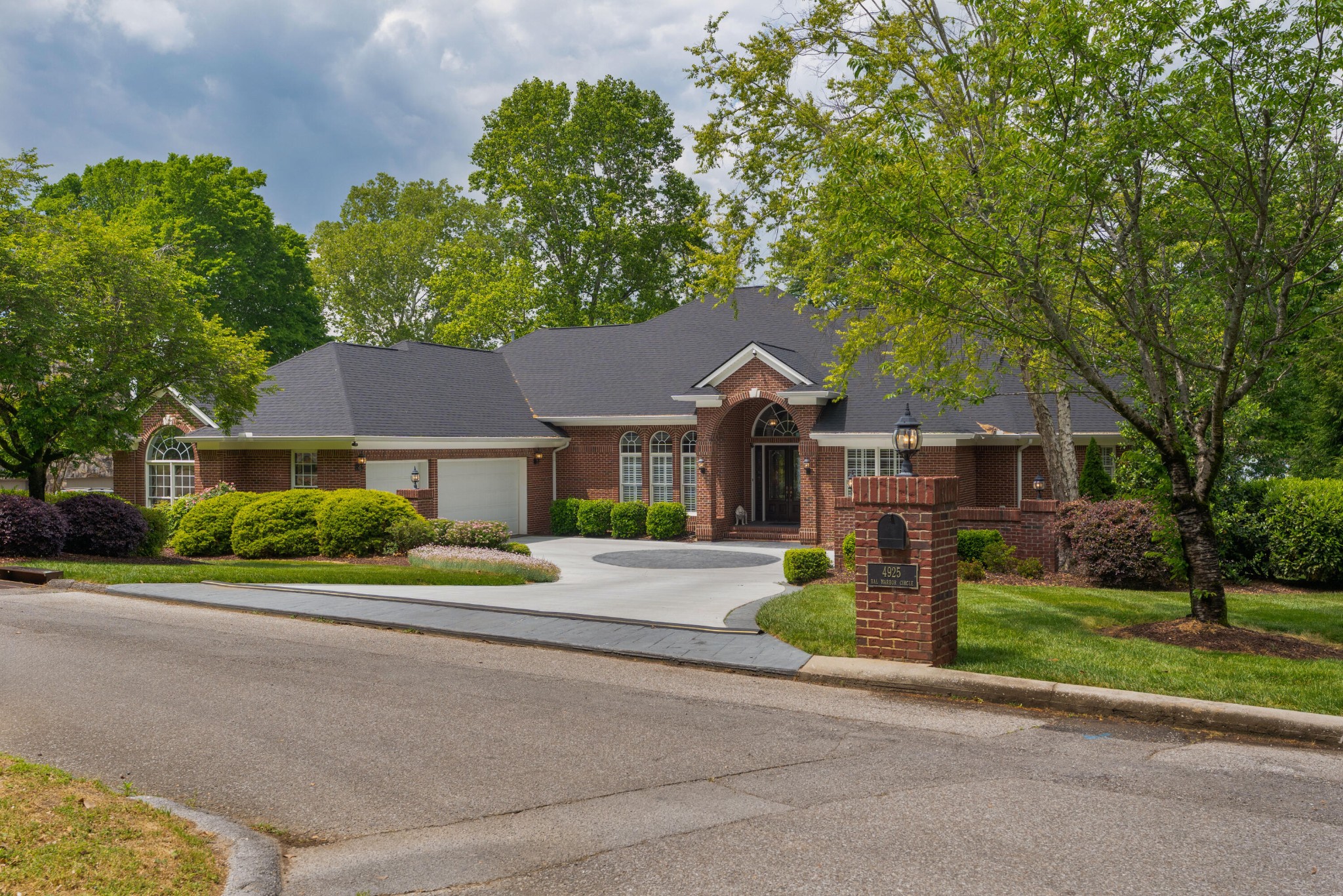 4925 Bal Harbor Circle Property Photo 8