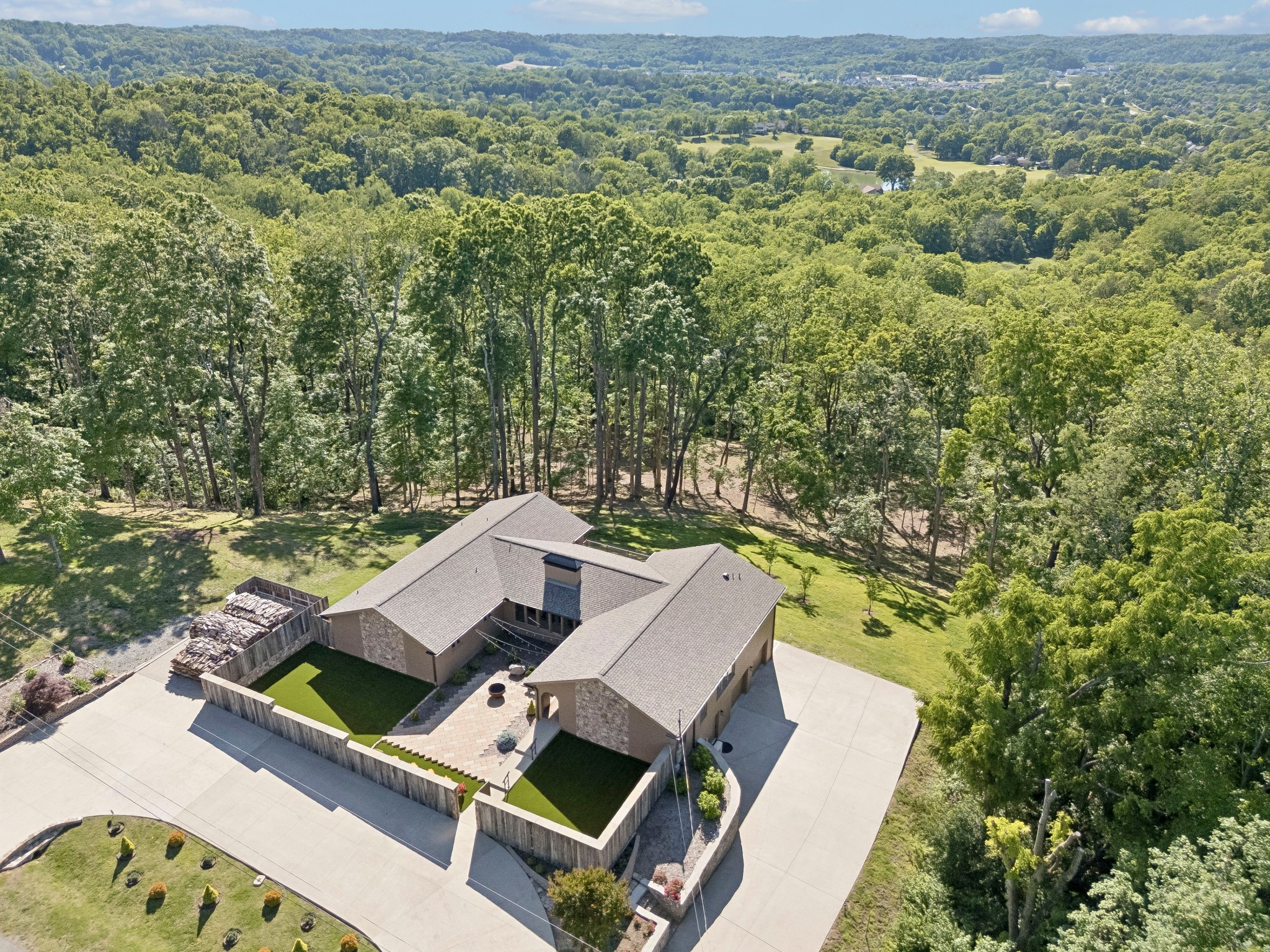 1119 Harpeth Ridge Rd Property Photo 2