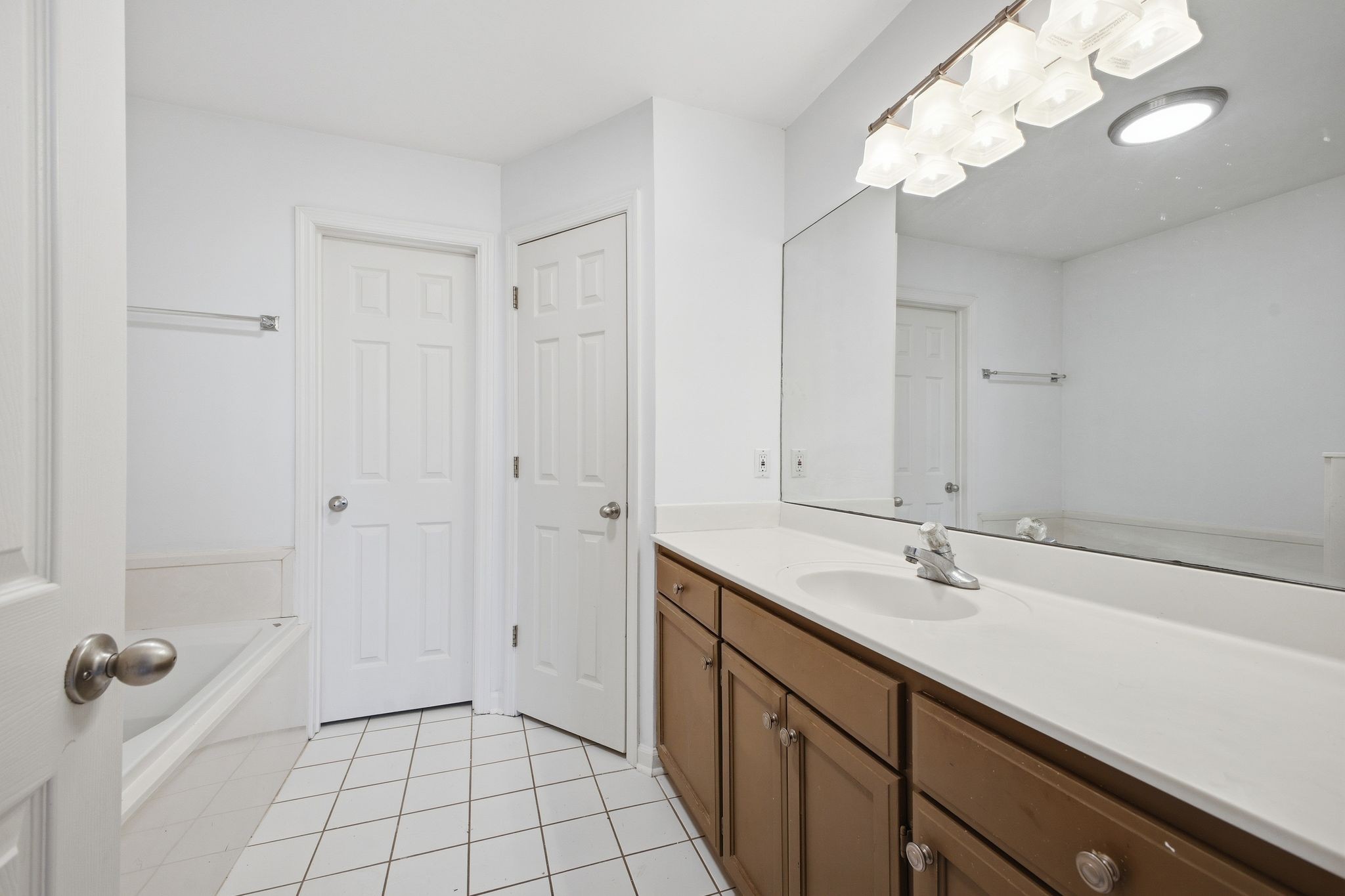 7036 Mooreland Ct Property Photo 11