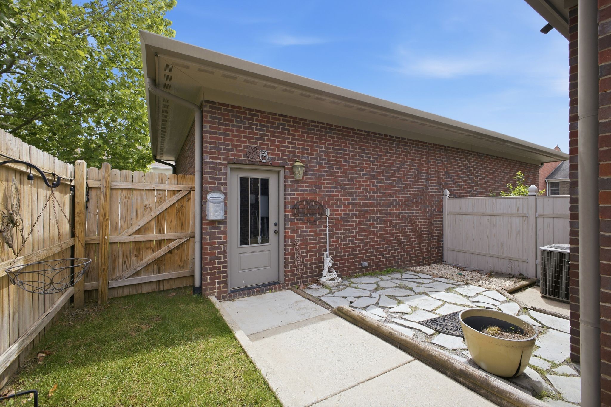 2106 Glen Haven Dr Property Photo 36