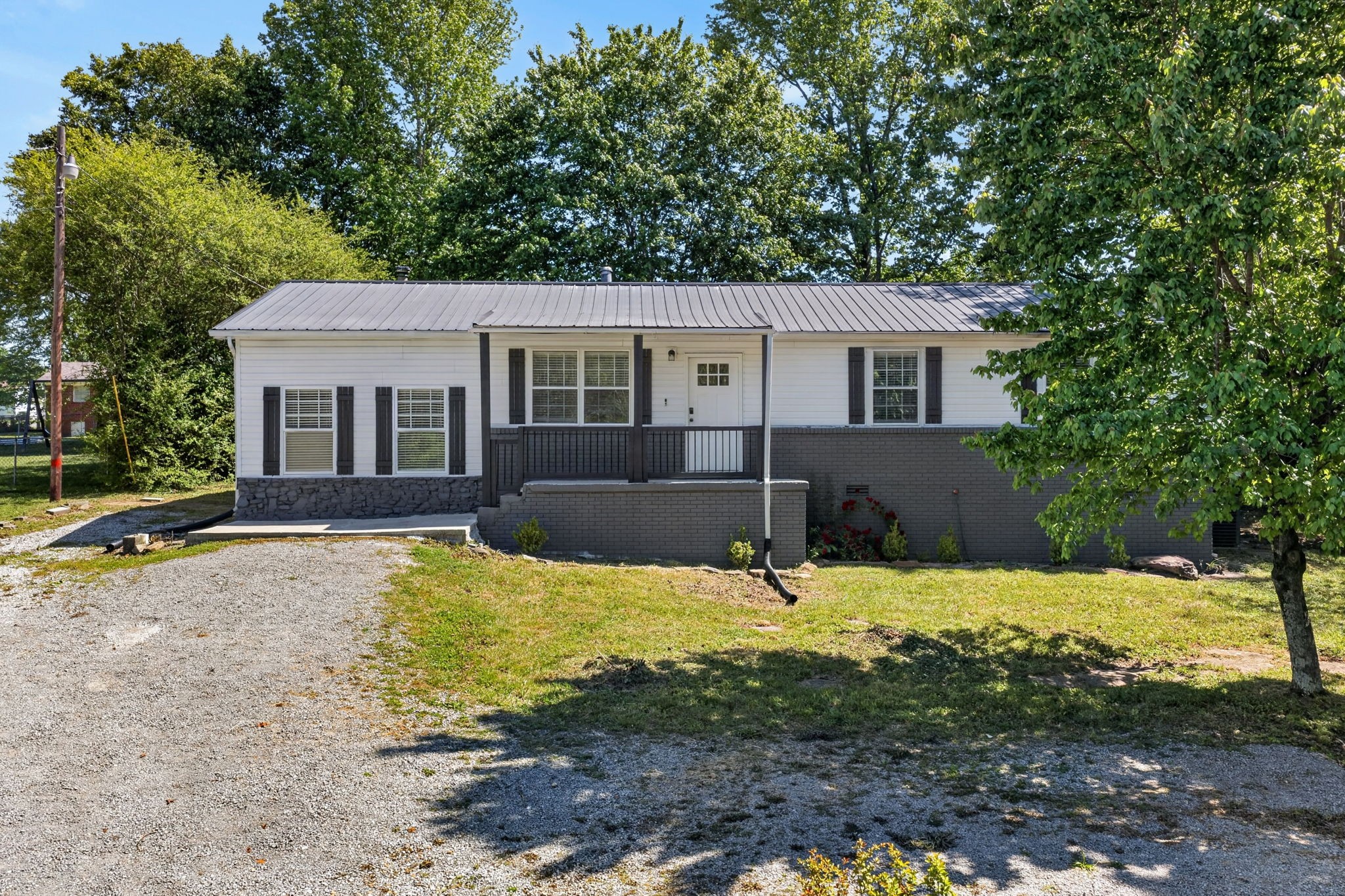 651 Prentice St Property Photo 1