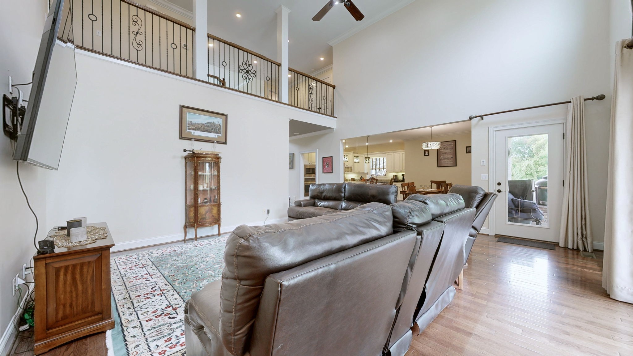 1609 Windwood Ct Property Photo 6